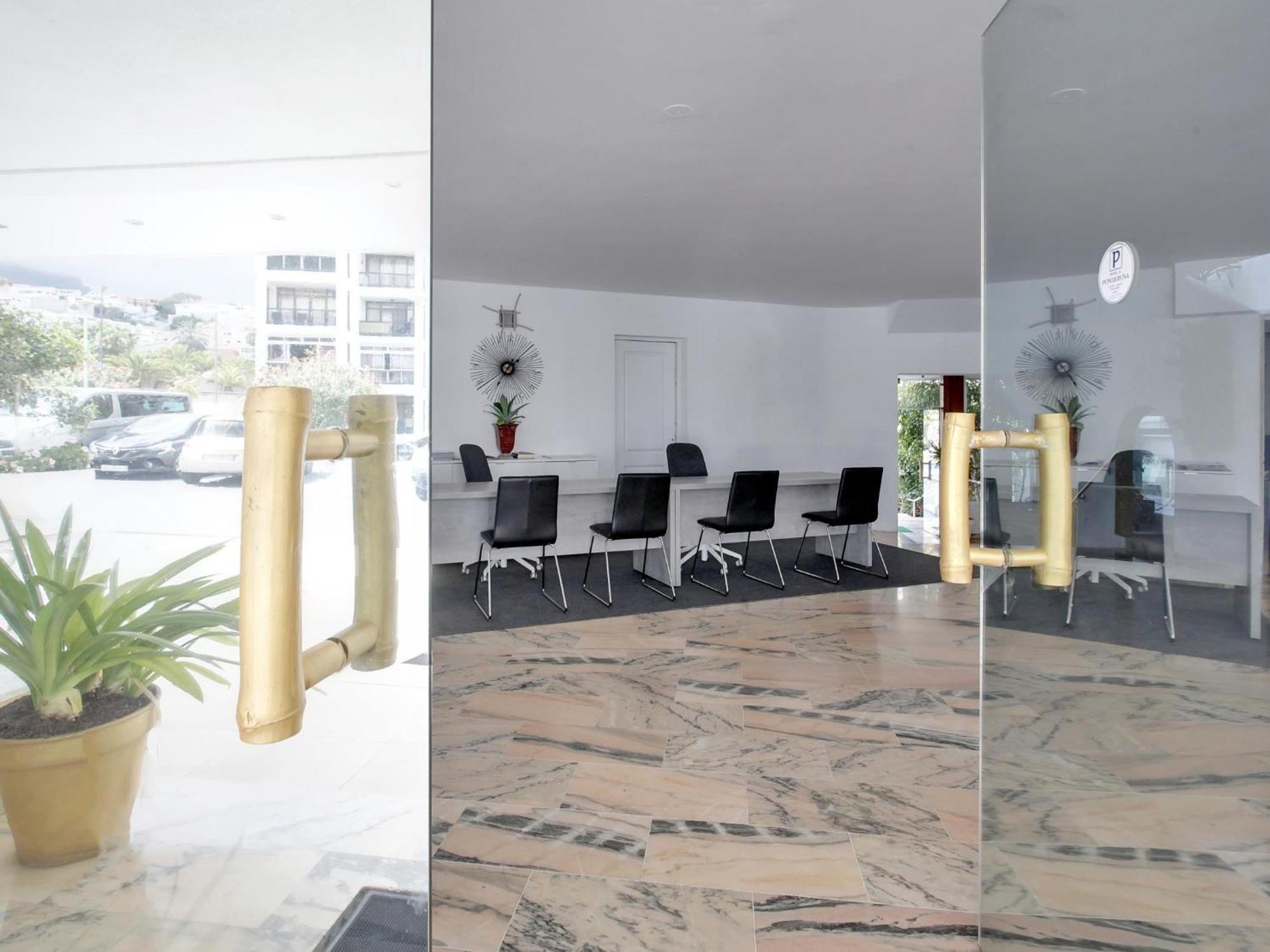 Pretty Little Penthouse, Sea Front, 2 Pool Playa de las Americas (Tenerife)