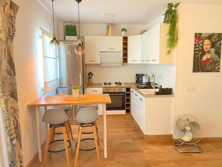 Appartement Cozy Urban Escape 1br Near Tenerife South Airport *