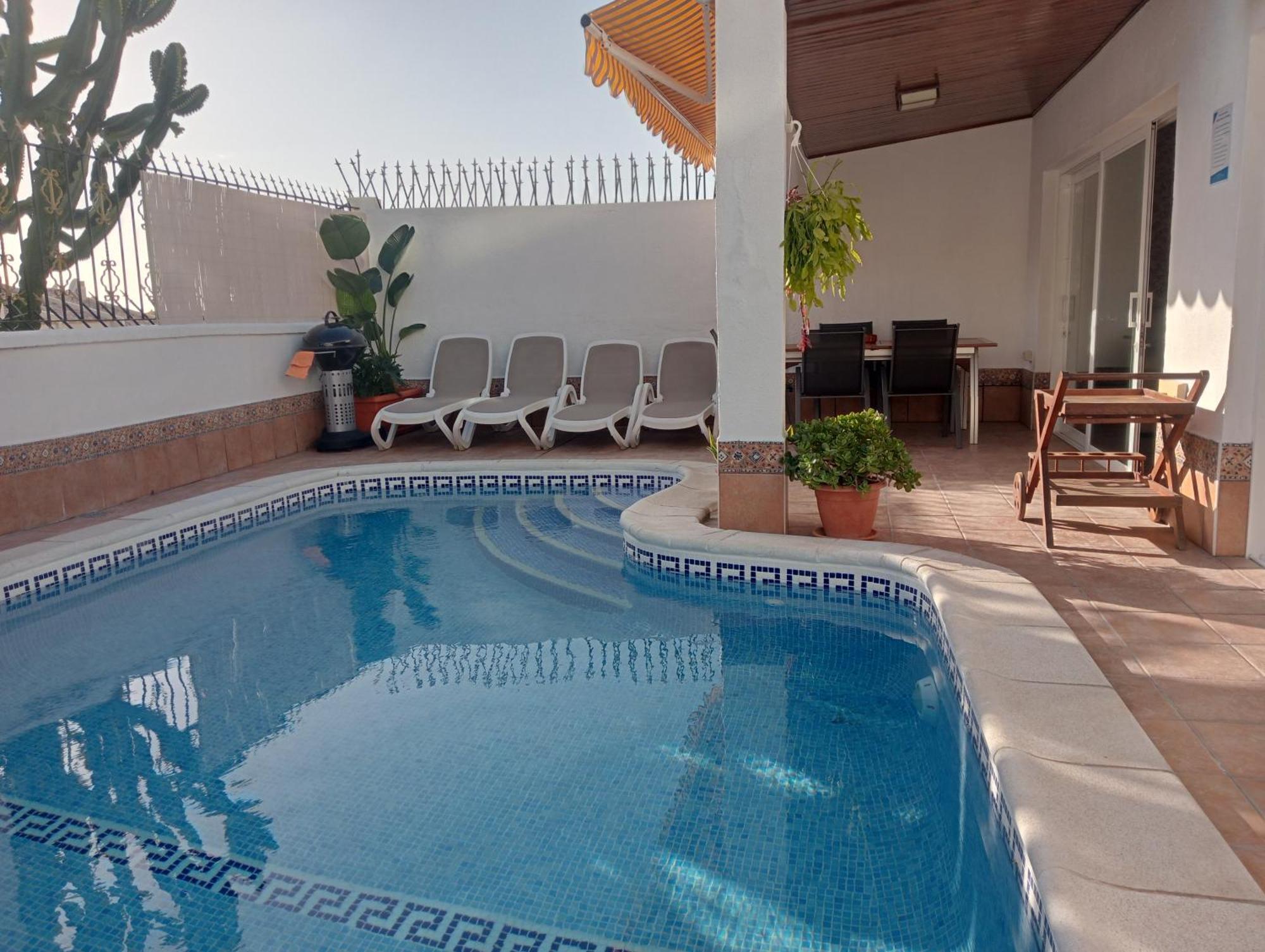 Beautiful With Heated Private Pool, Cristianos Los Cristianos (Tenerife)