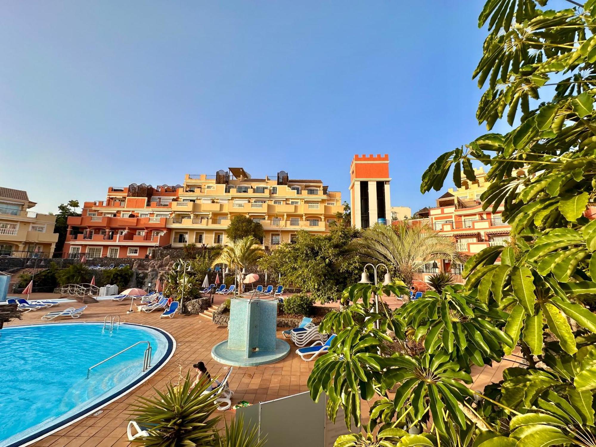 Sunset 2 & Heated Pool Los Cristianos (Tenerife)