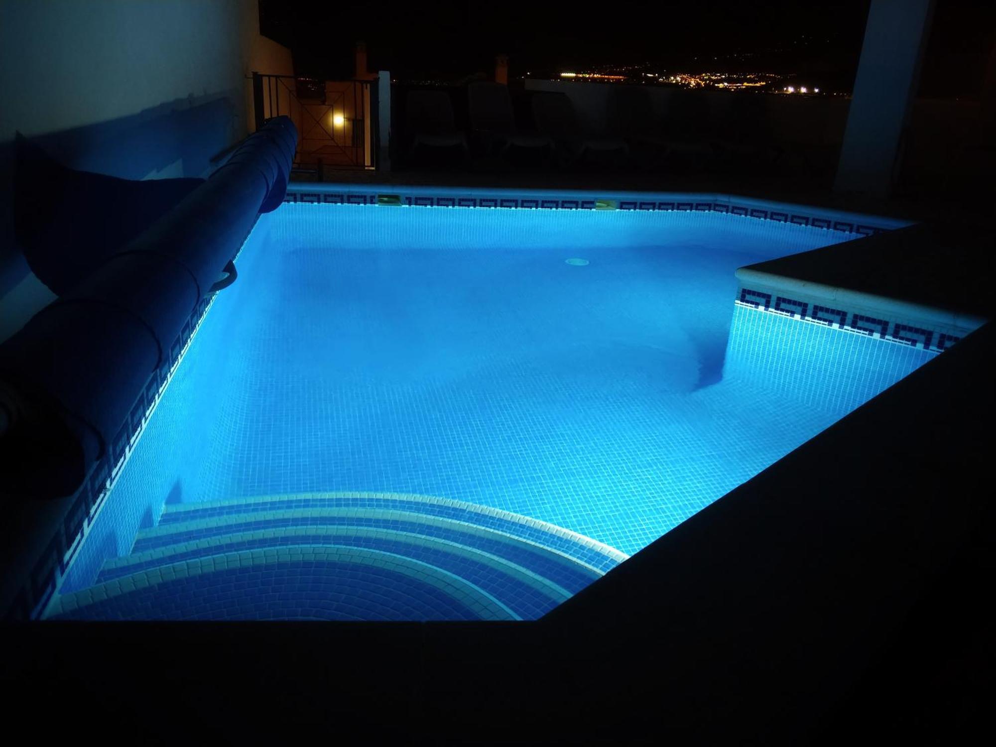 Beautiful - 4 Bedrooms, Heated Pool, Fibre Net, 2 Priv Car Park Places, Tv Channels Villa