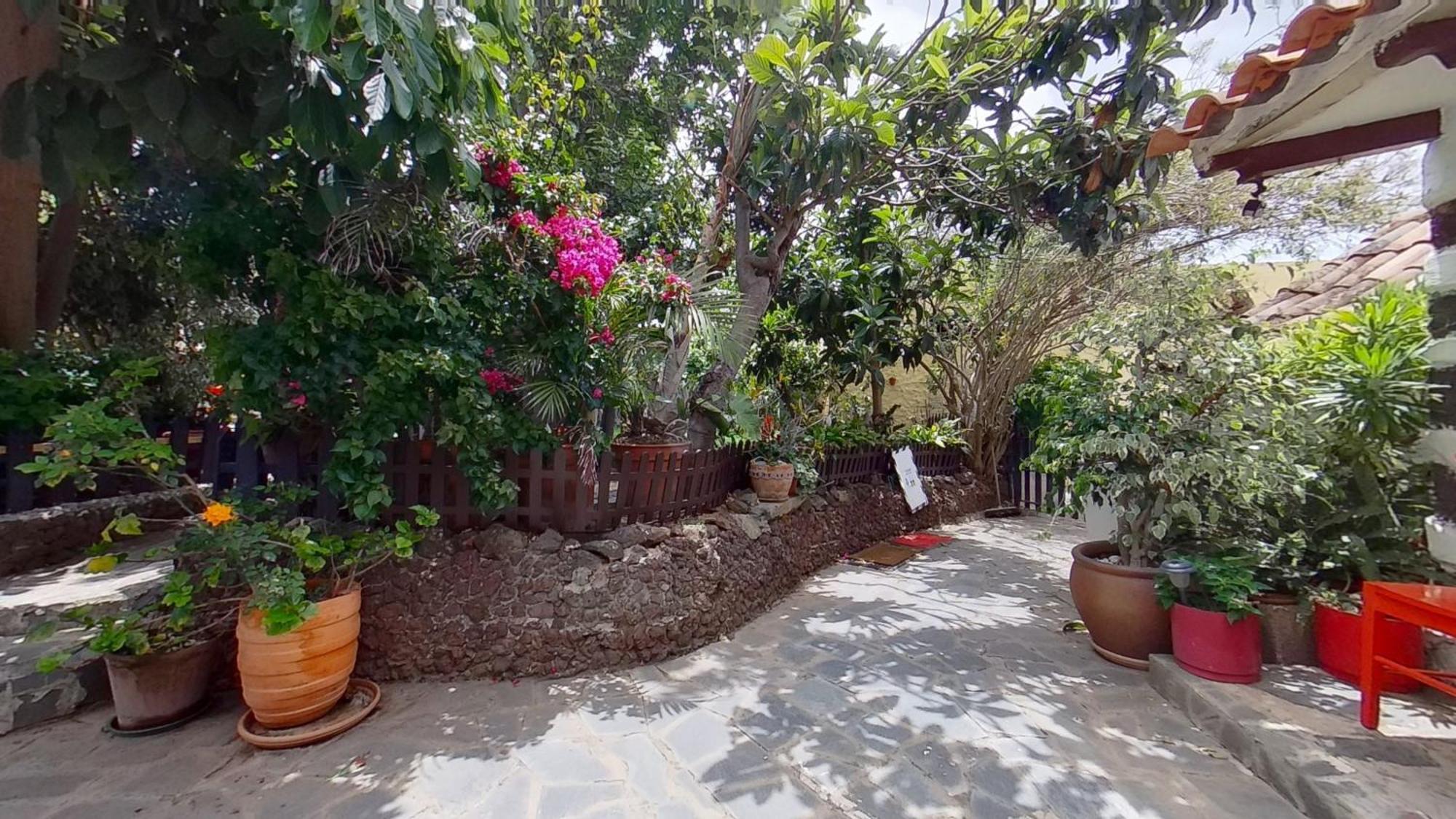 Charming 1-bed House In La Laguna Villa *