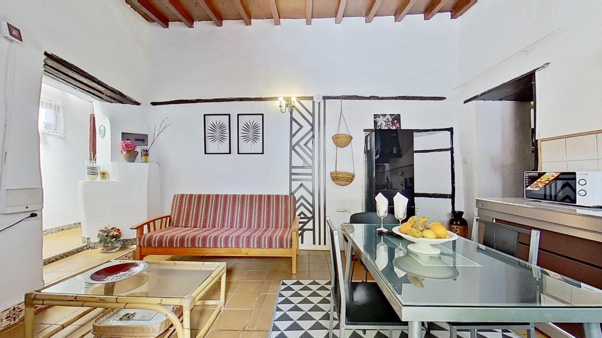 Villa Charming 1-bed House In La Laguna *