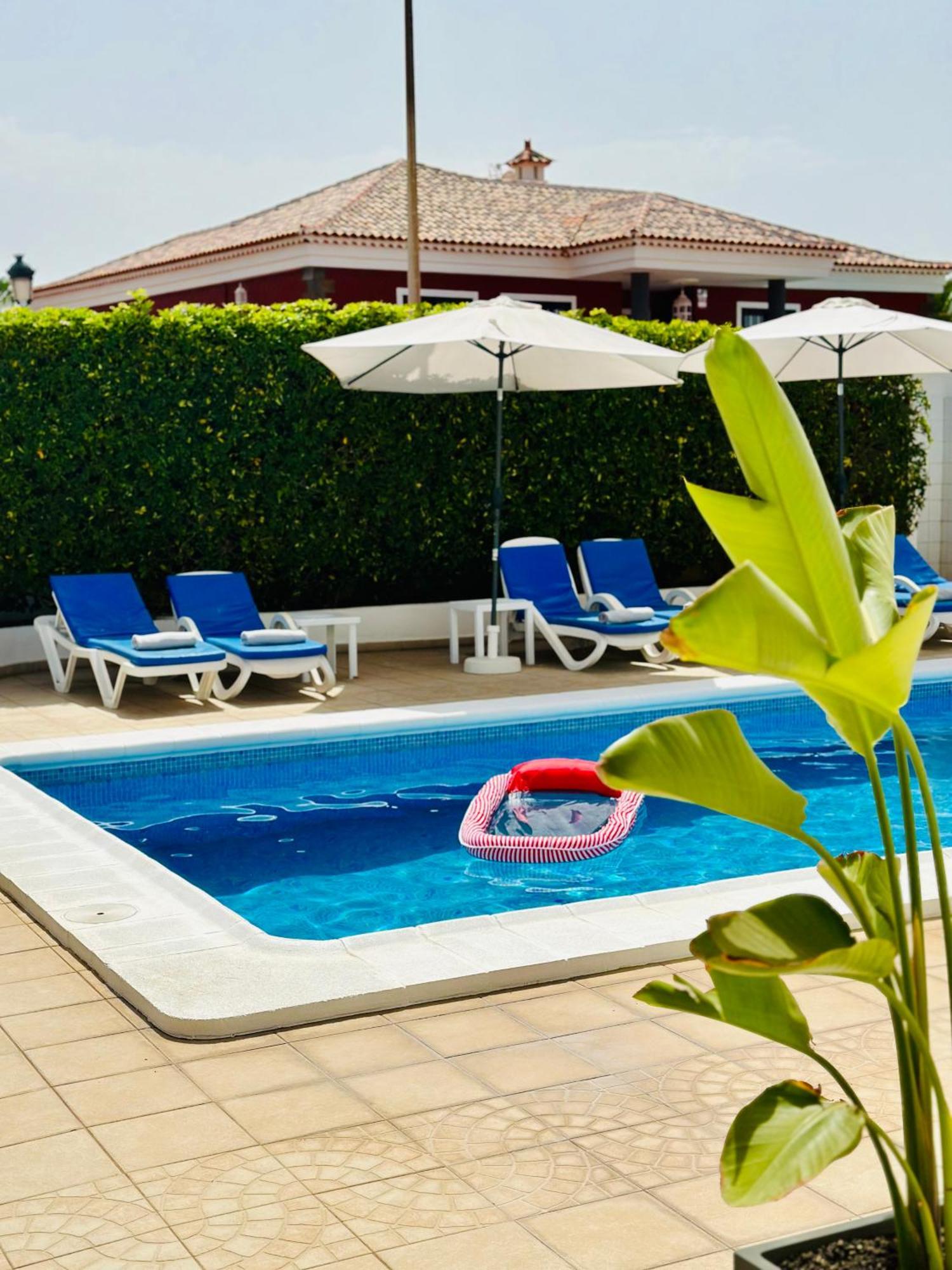 Villa Beachfront And Pool
