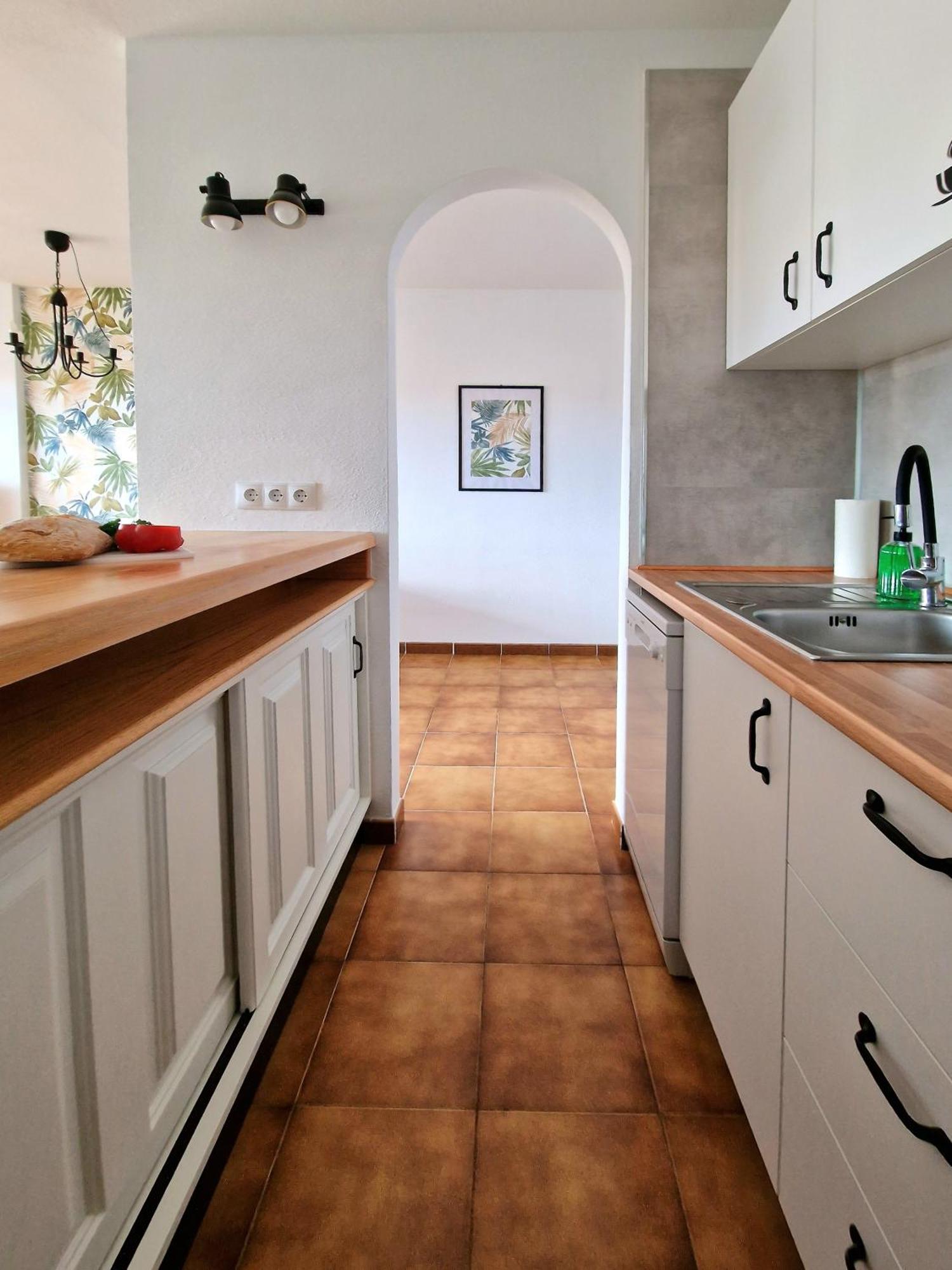 Strelitzia - Ocean View & Heated Pool Apartamento San Miguel de Abona