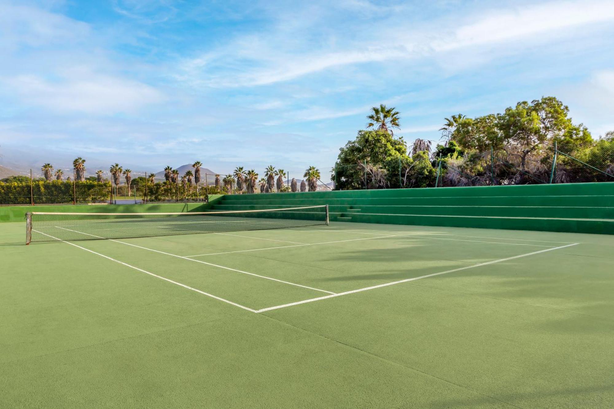 Royal Tenerife Country Club Apartahotel 3*