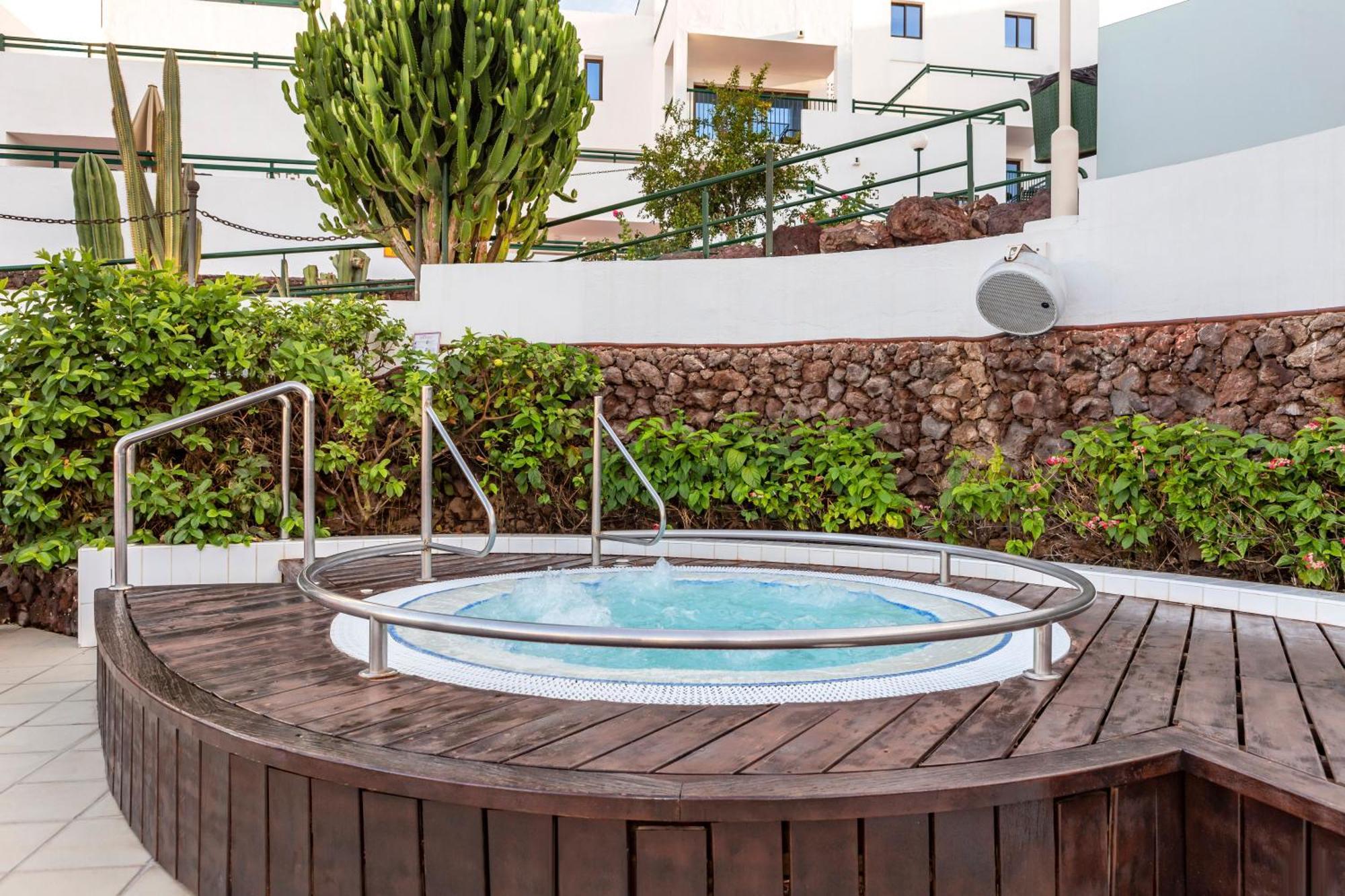 Sunset Bay Club Aparthotel
