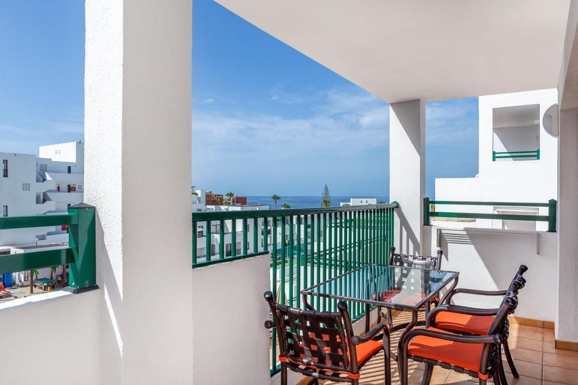 Sunset Bay Club Aparthotel 3*