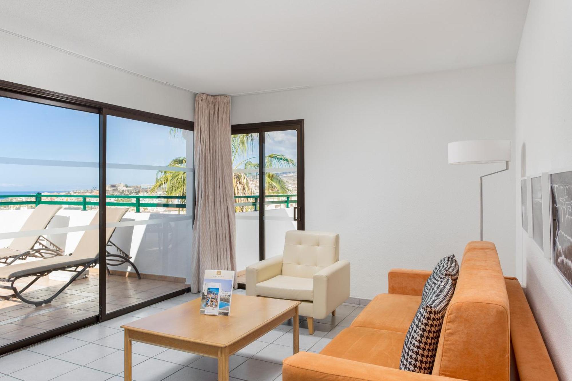 Sunset Bay Club Aparthotel 3*