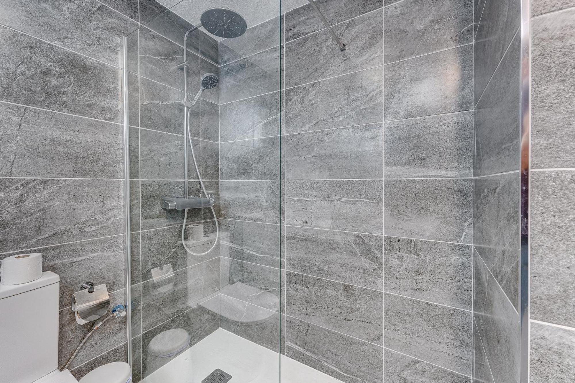 Graceful Brand New In Altamira Appartement *