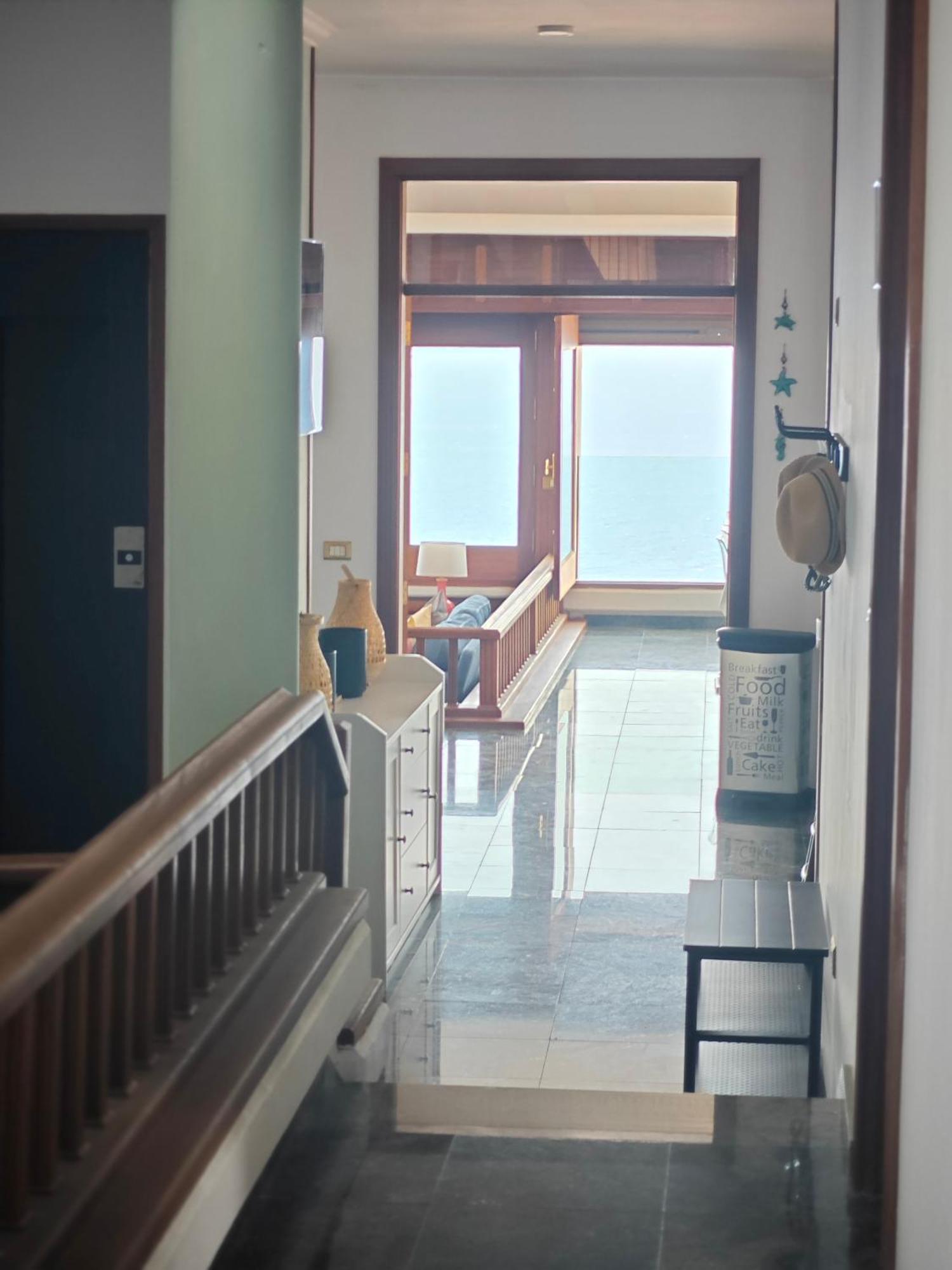 Villa Gonzalez Sea Views Bed & Breakfast *