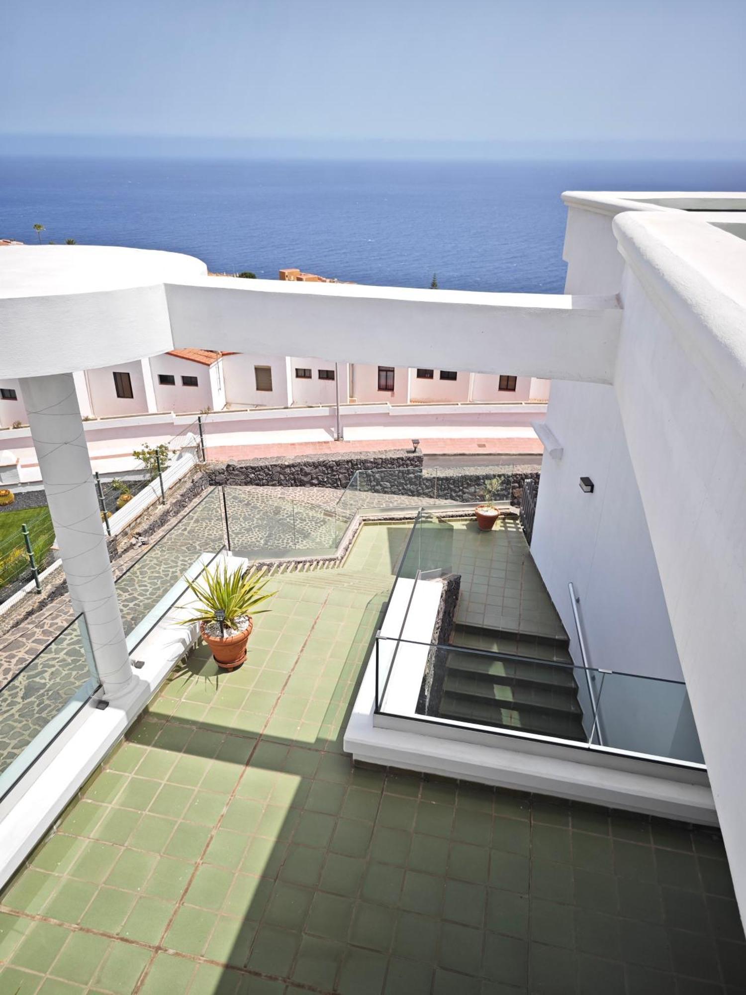 Villa Gonzalez Sea Views