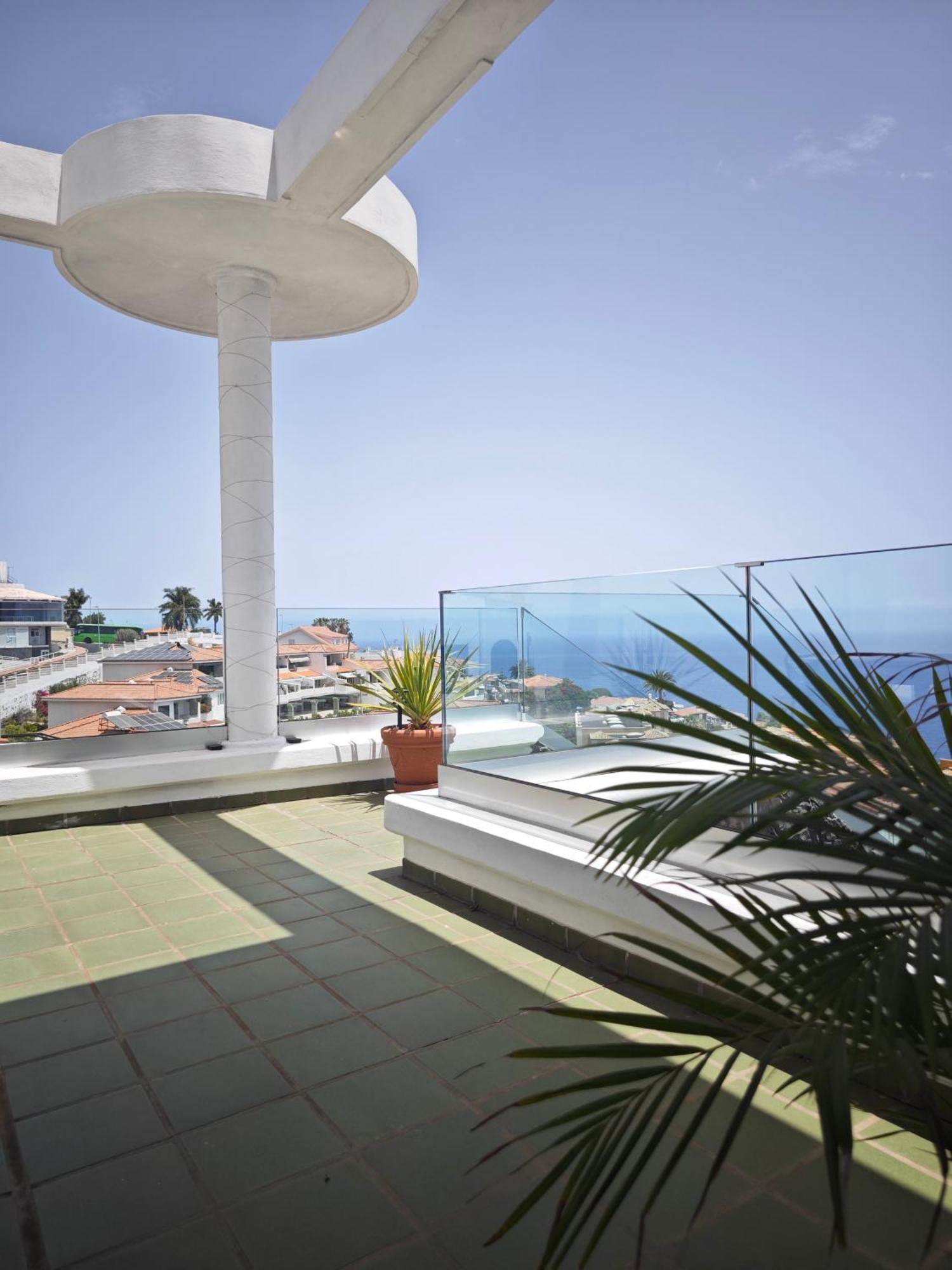 Villa Gonzalez Sea Views * Radazul