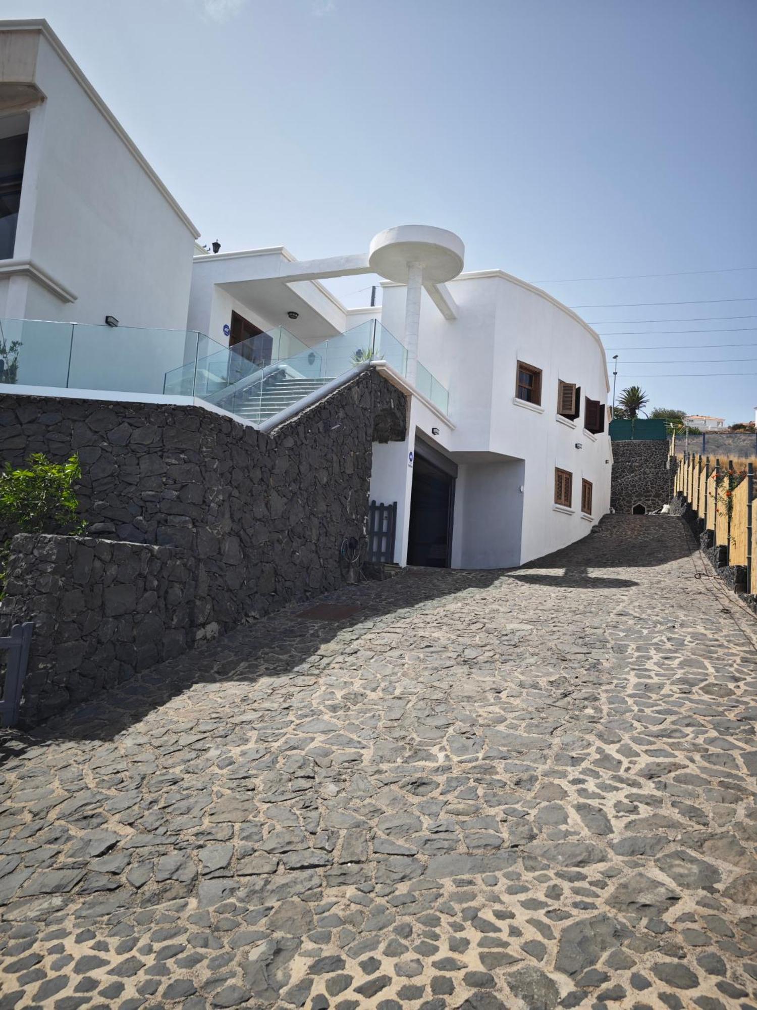 Villa Gonzalez Sea Views Bed & Breakfast