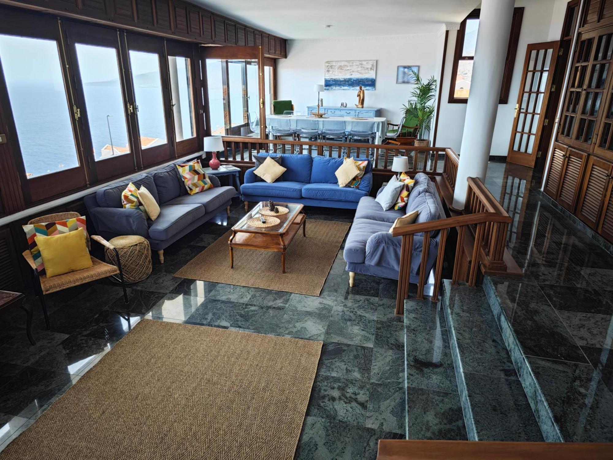 Villa Gonzalez Sea Views Bed & Breakfast