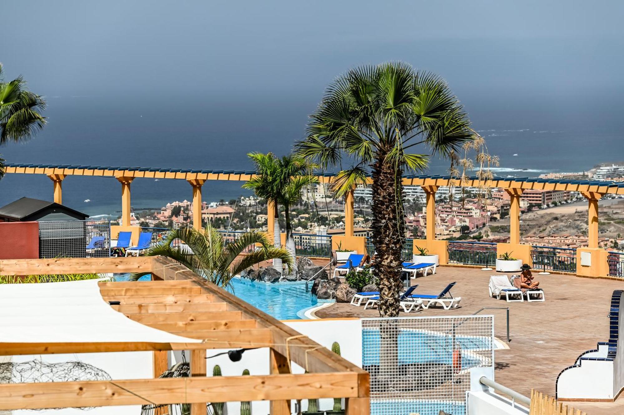 Cozy 2 Bedroom In Apartment Costa Adeje (Tenerife)
