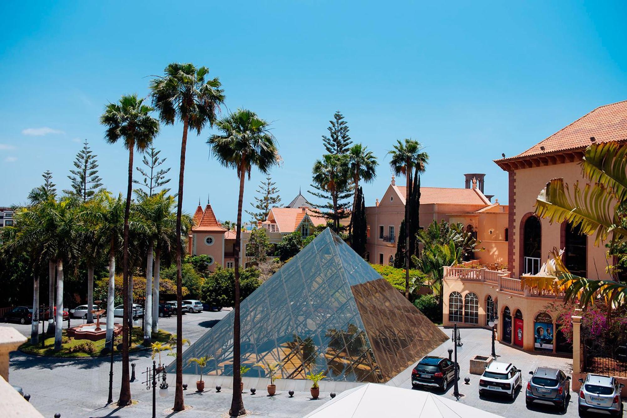 Bahia Del Duque Hotel 5*