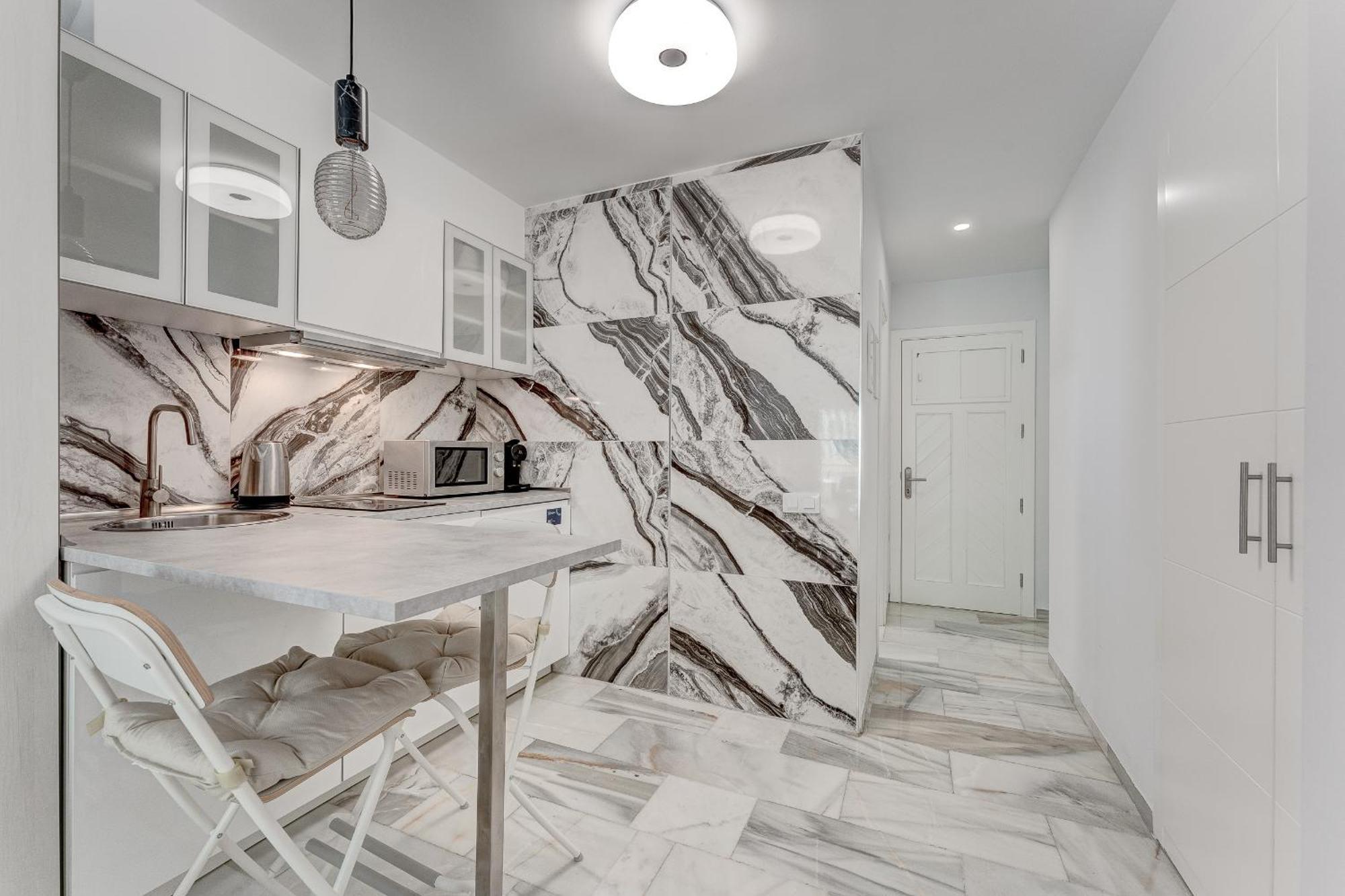 Graceful Brand New In Altamira Appartement