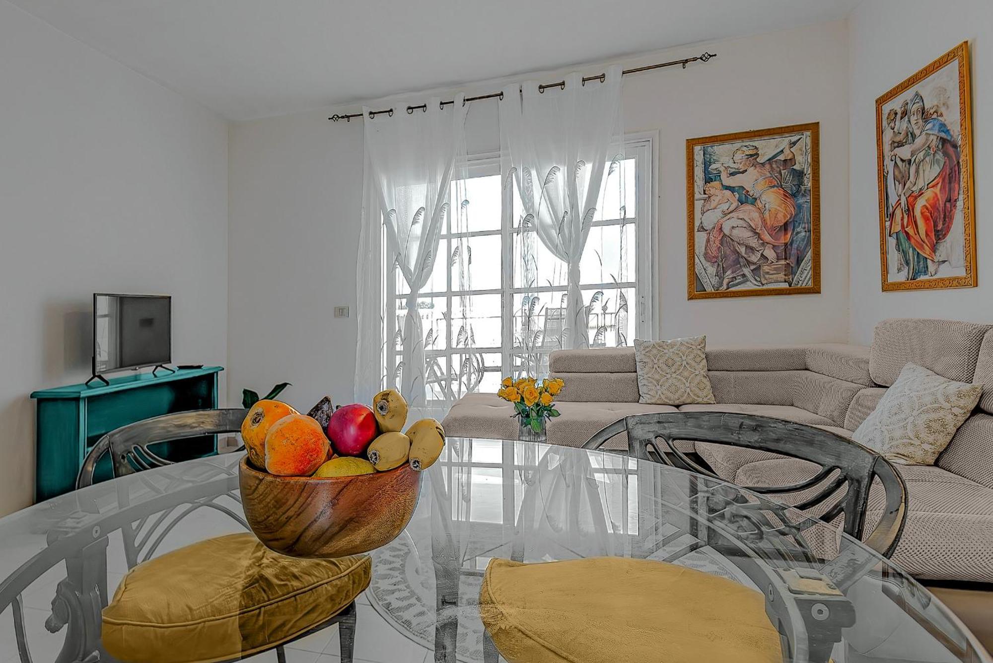 Spacious 2 Bedroom Tenerife South Apartamento *