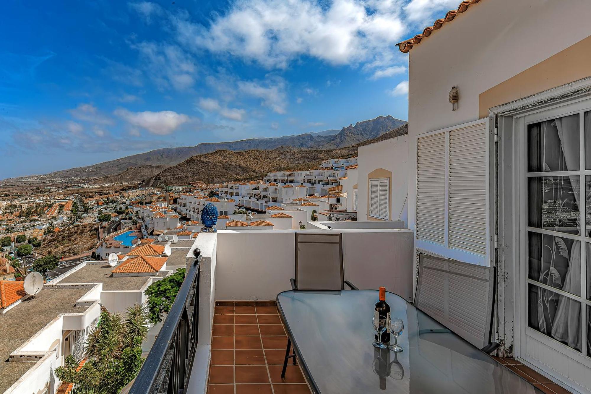Spacious 2 Bedroom Tenerife South Apartamento