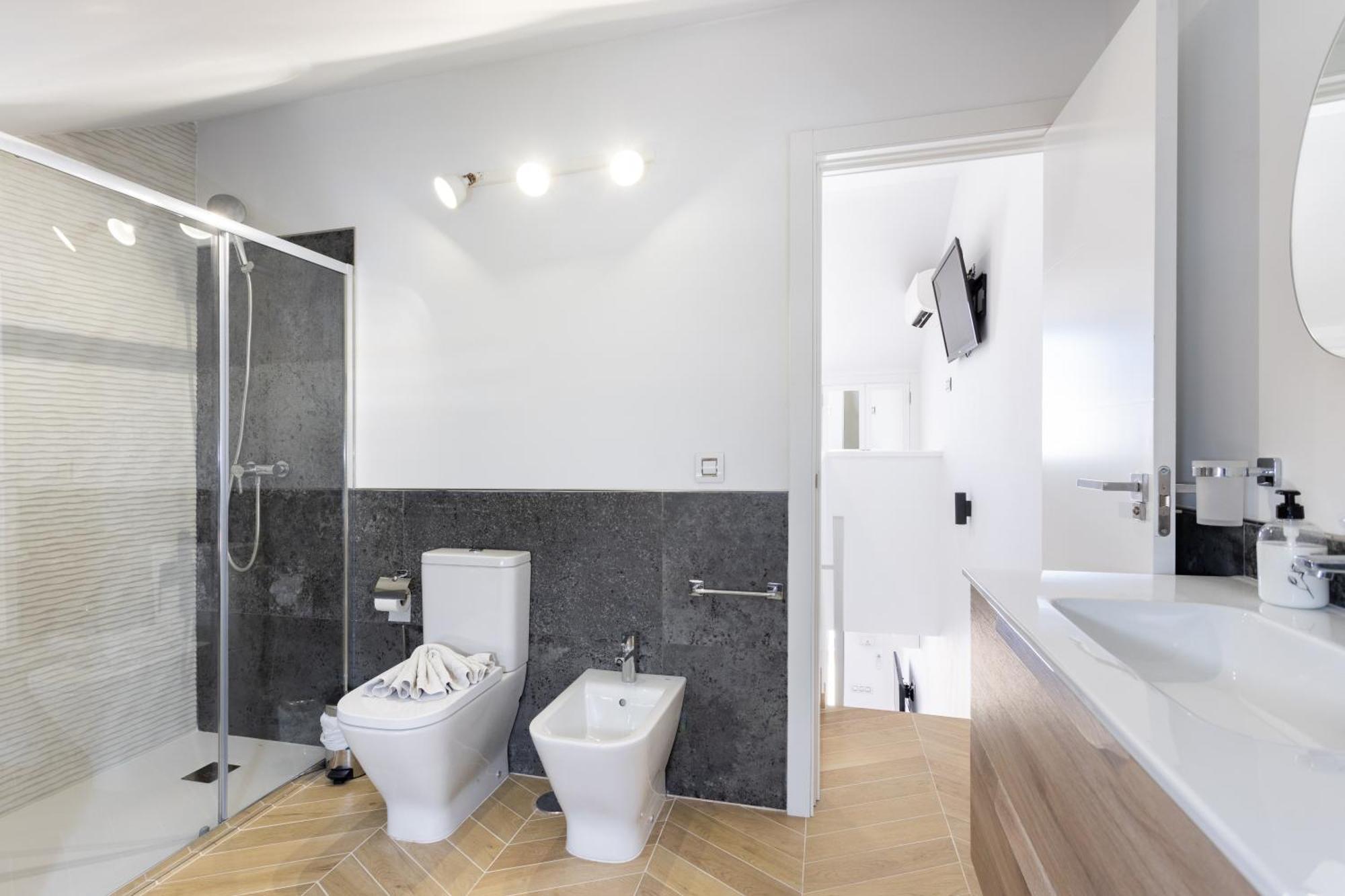 Appartement Playa Vistas 2 With Breathtaking Sea View, Only 100 M To The Sea, Heated Pool, Aircondition For A Fee, Wifi