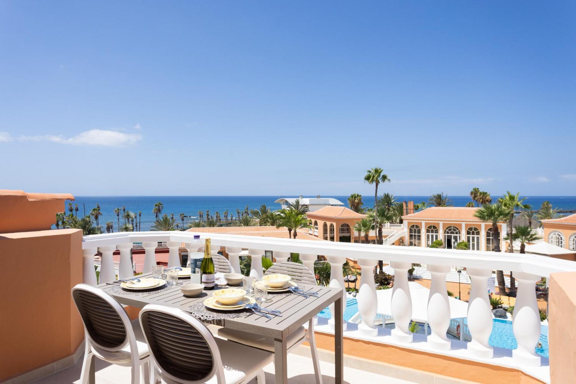 Playa Vistas 2 With Breathtaking Sea View, Only 100 M To The Sea, Heated Pool, Aircondition For A Fee, Wifi Appartement Playa de las Américas