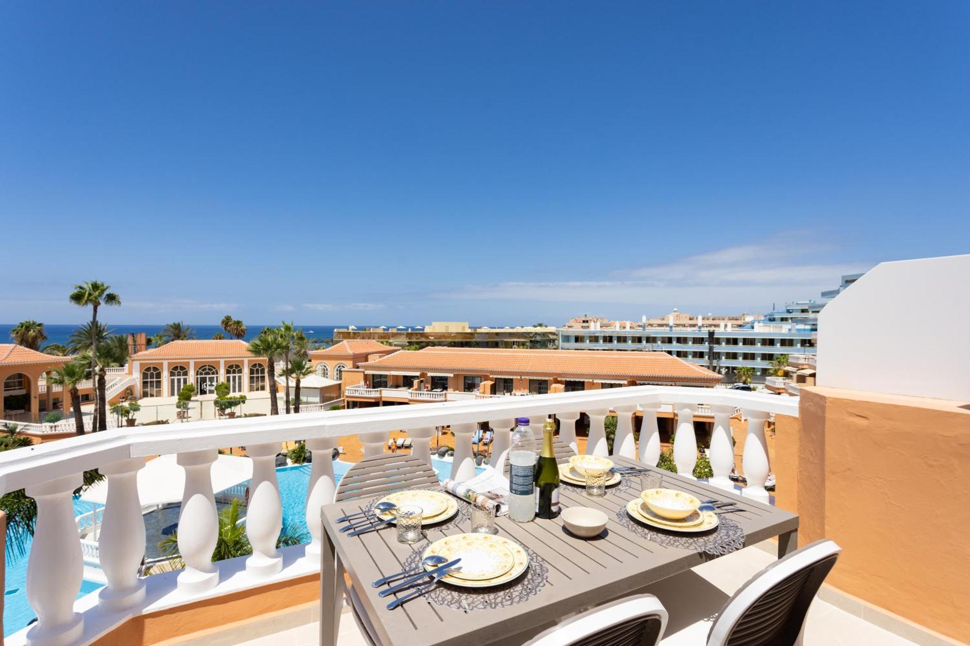 Appartement Playa Vistas 2 With Breathtaking Sea View, Only 100 M To The Sea, Heated Pool, Aircondition For A Fee, Wifi Playa de las Américas