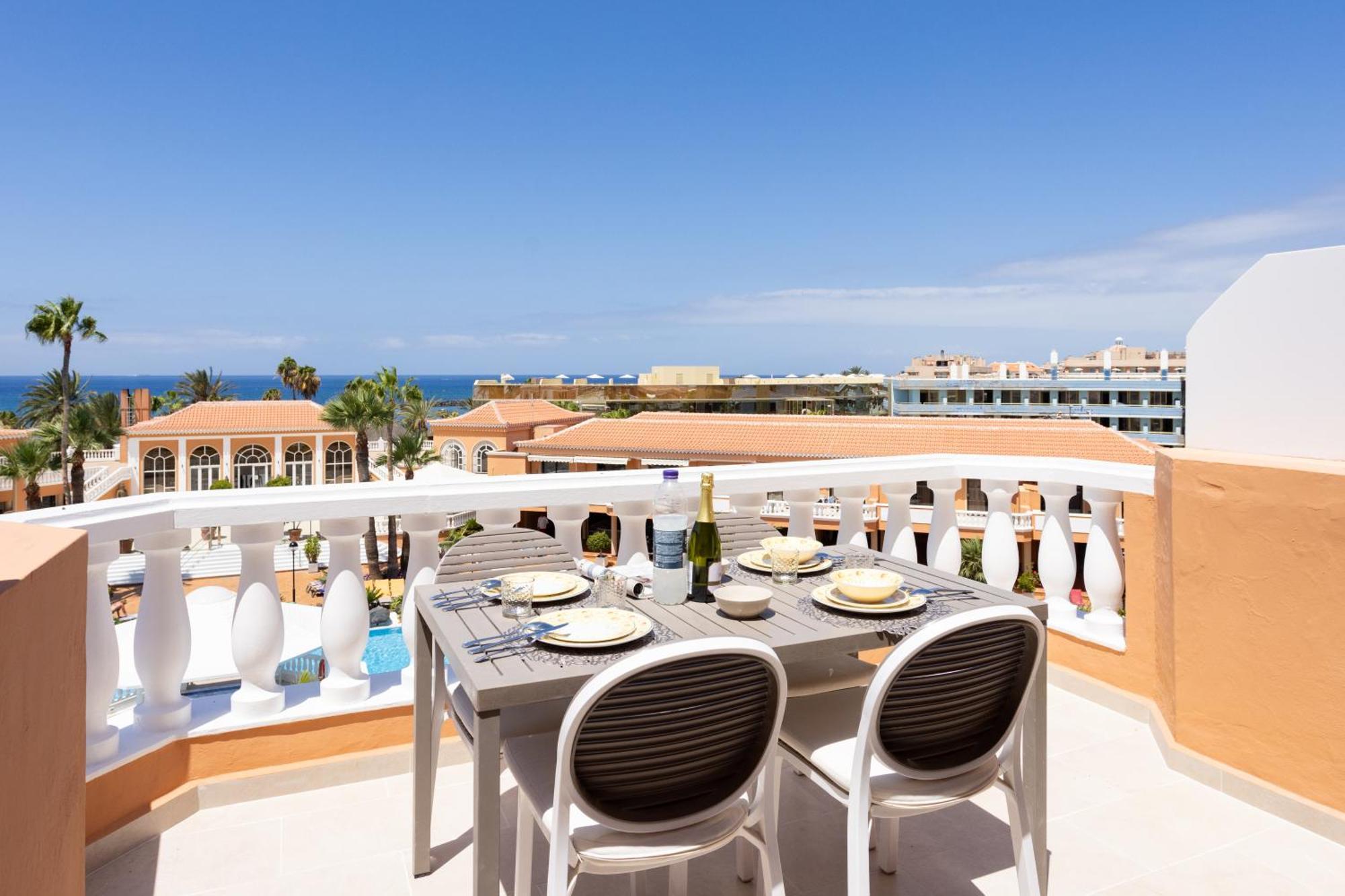 Playa Vistas 2 With Breathtaking Sea View, Only 100 M To The Sea, Heated Pool, Aircondition For A Fee, Wifi Appartement Playa de las Américas