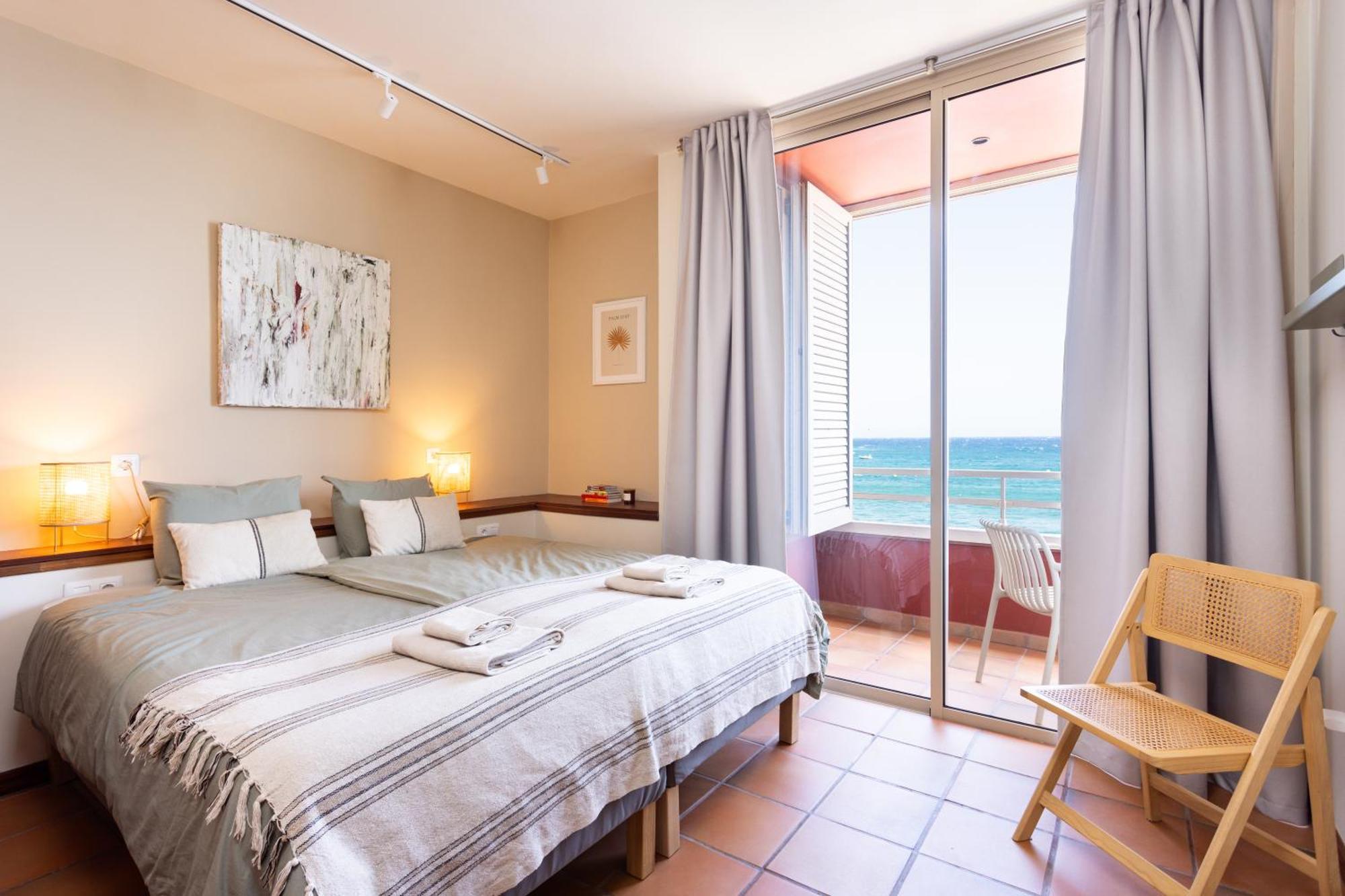 Amazing Beachfront Casa Corina I Apartment