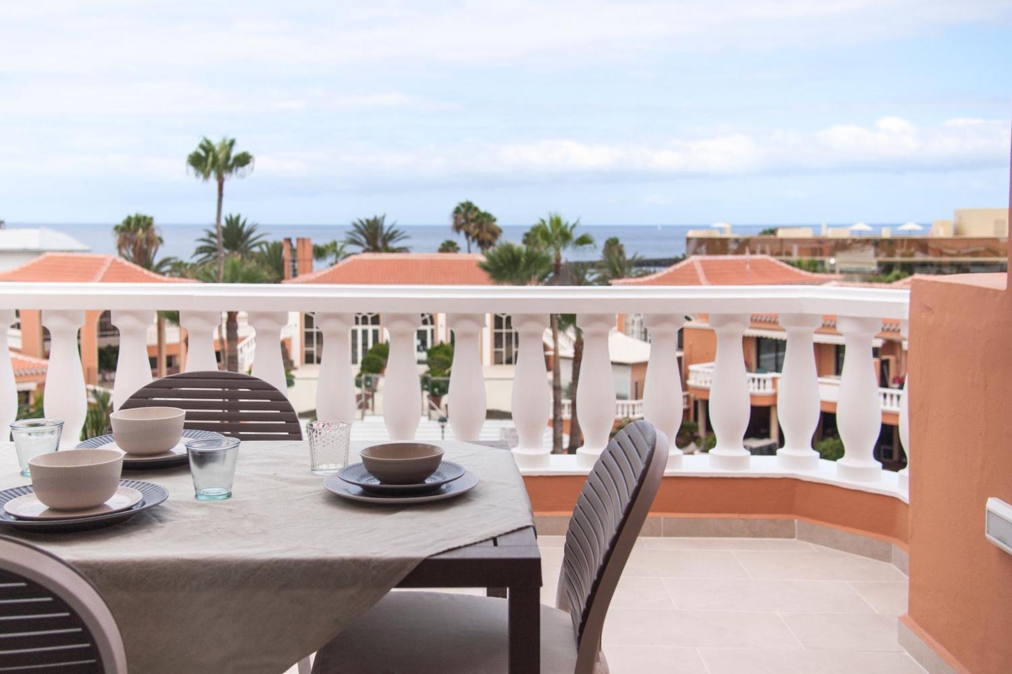 Playa Vistas 2 With Breathtaking Sea View, Only 100 M To The Sea, Heated Pool, Aircondition For A Fee, Wifi