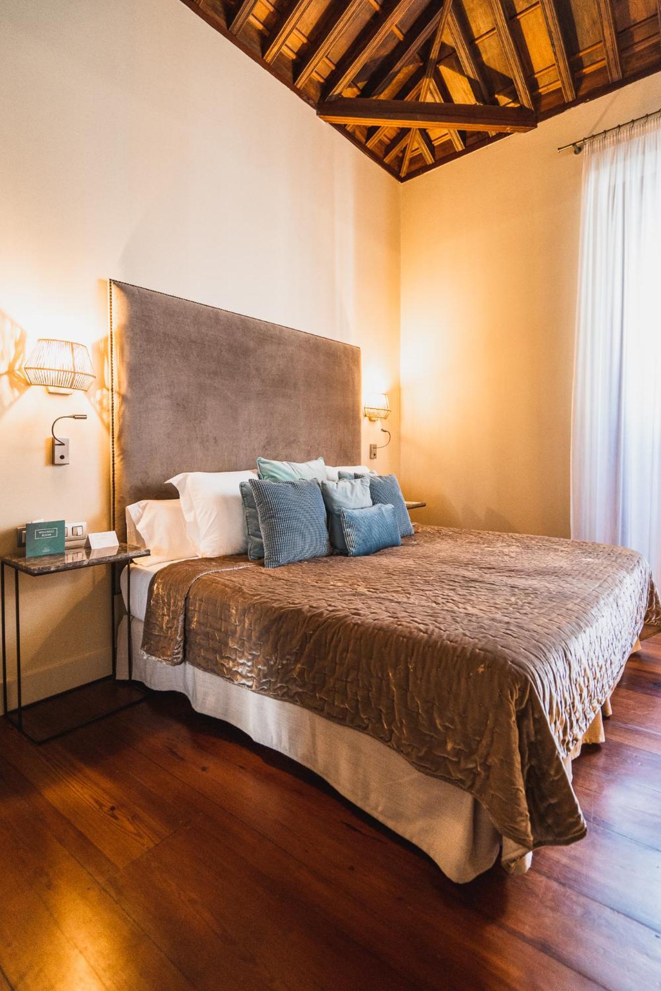Hotel La Laguna Gran 4*