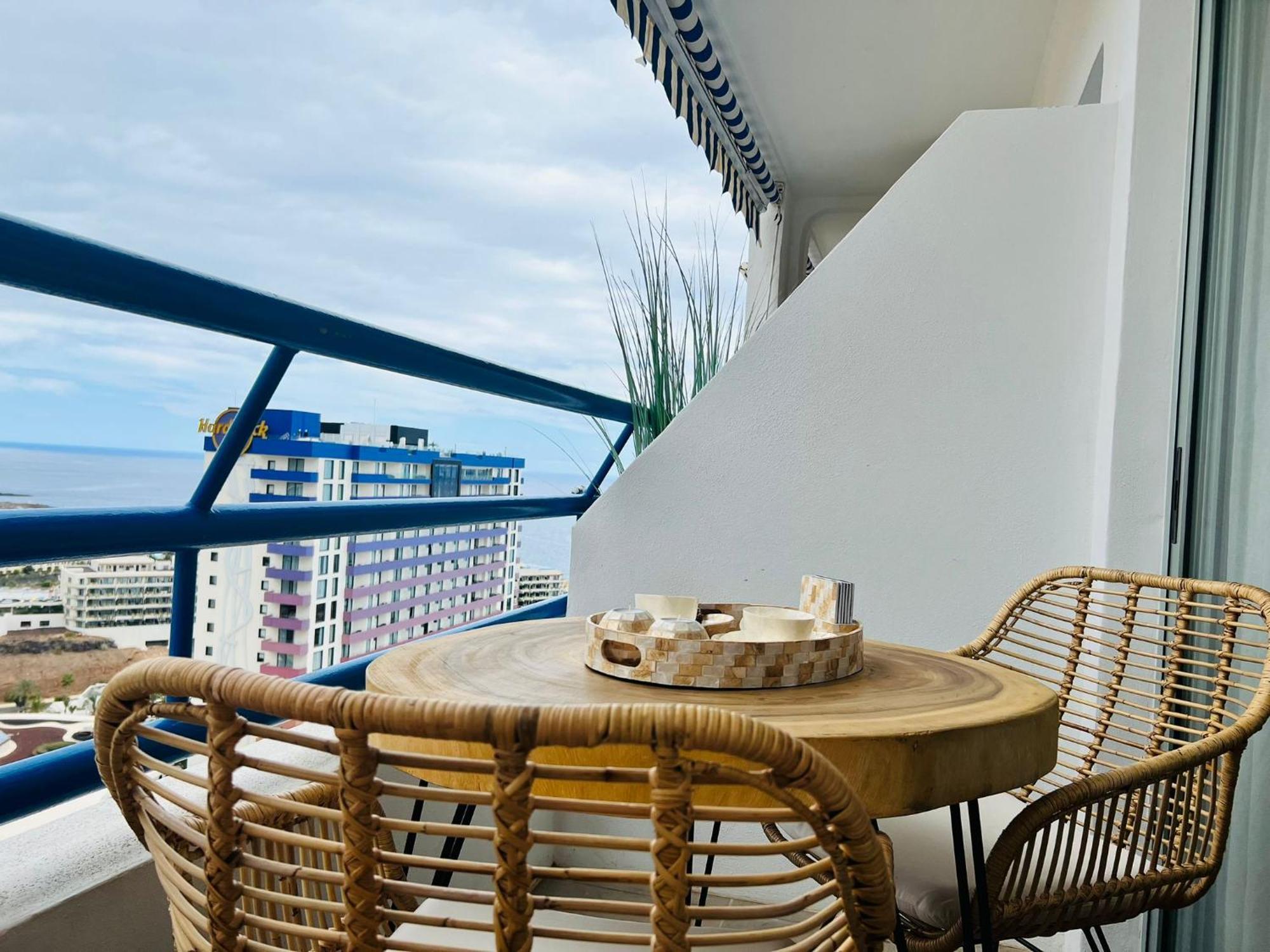 Luxury Kim Apartment, Ocean View & Wifi Free * Playa Paraíso