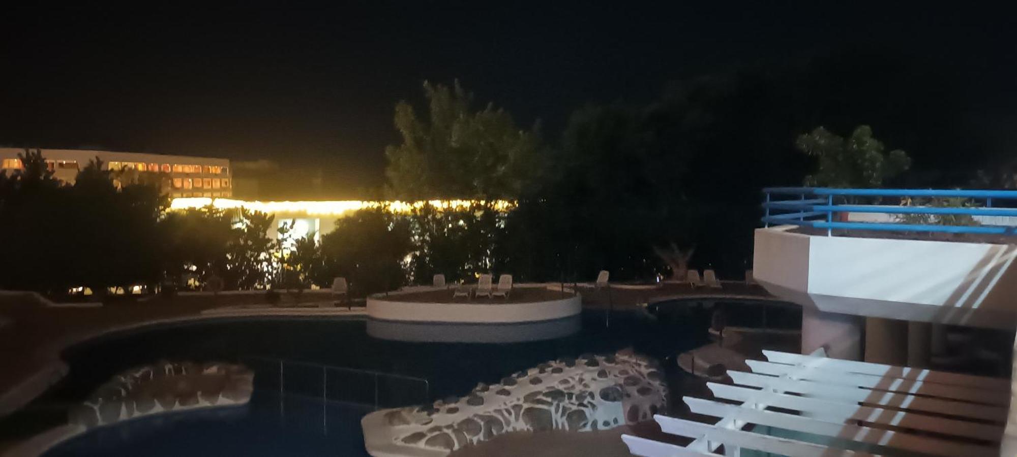 Cosy On Rooftop *