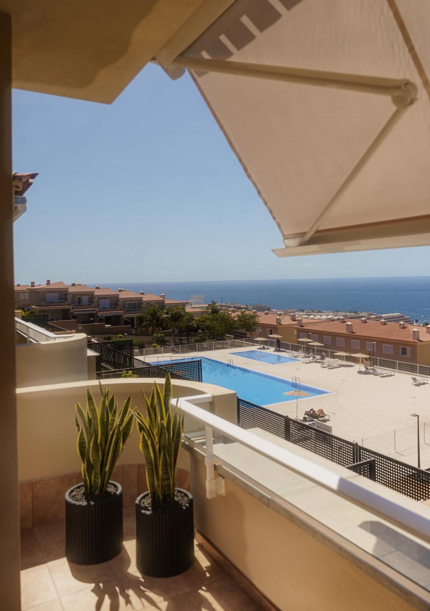 Luna - Ac, 2 Pools, Panoramic Ocean, Private Garage, Fibre Net Apartment *