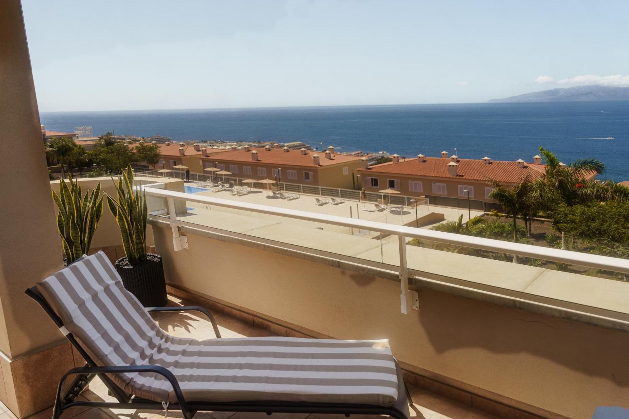Apartment Luna - Ac, 2 Pools, Panoramic Ocean, Private Garage, Fibre Net *