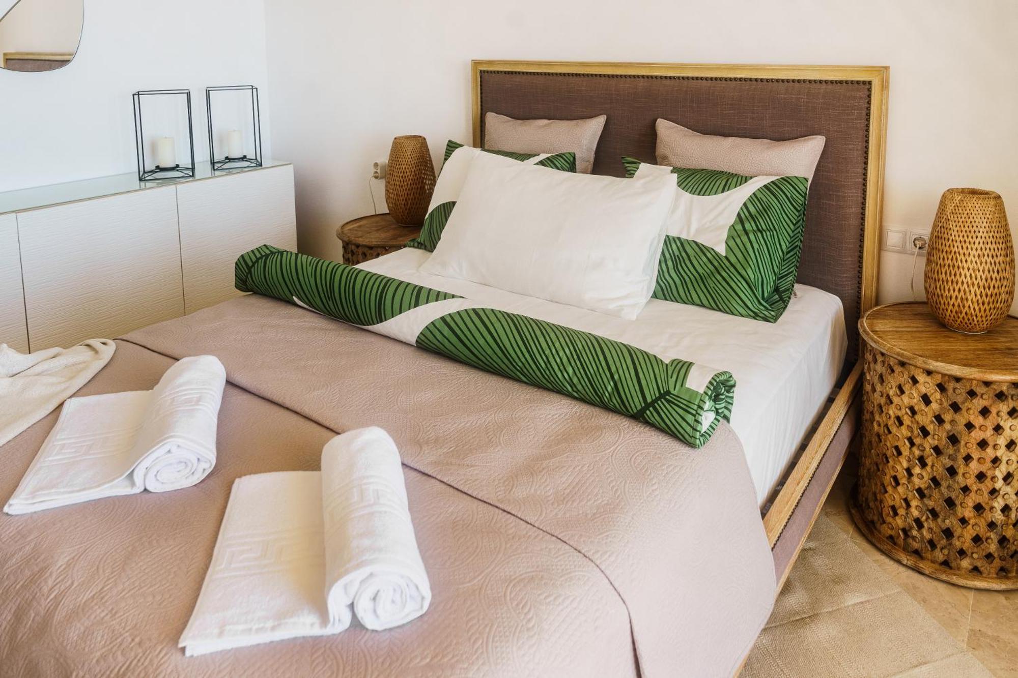 Luna - Ac, 2 Pools, Panoramic Ocean, Private Garage, Fibre Net Apartment