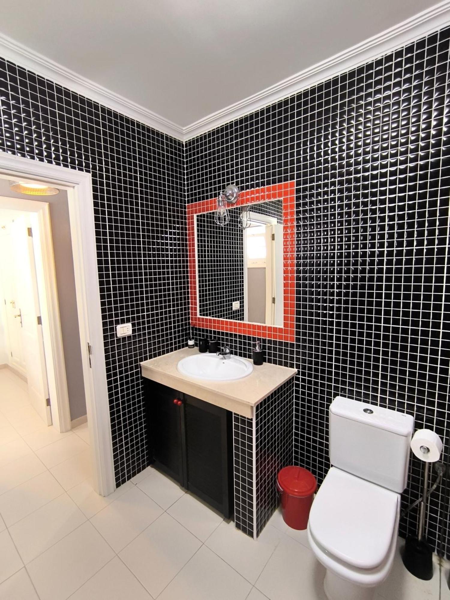Beautiful - 4 Bedrooms, Heated Pool, Fibre Net, 2 Priv Car Park Places, Tv Channels Costa Adeje (Tenerife)