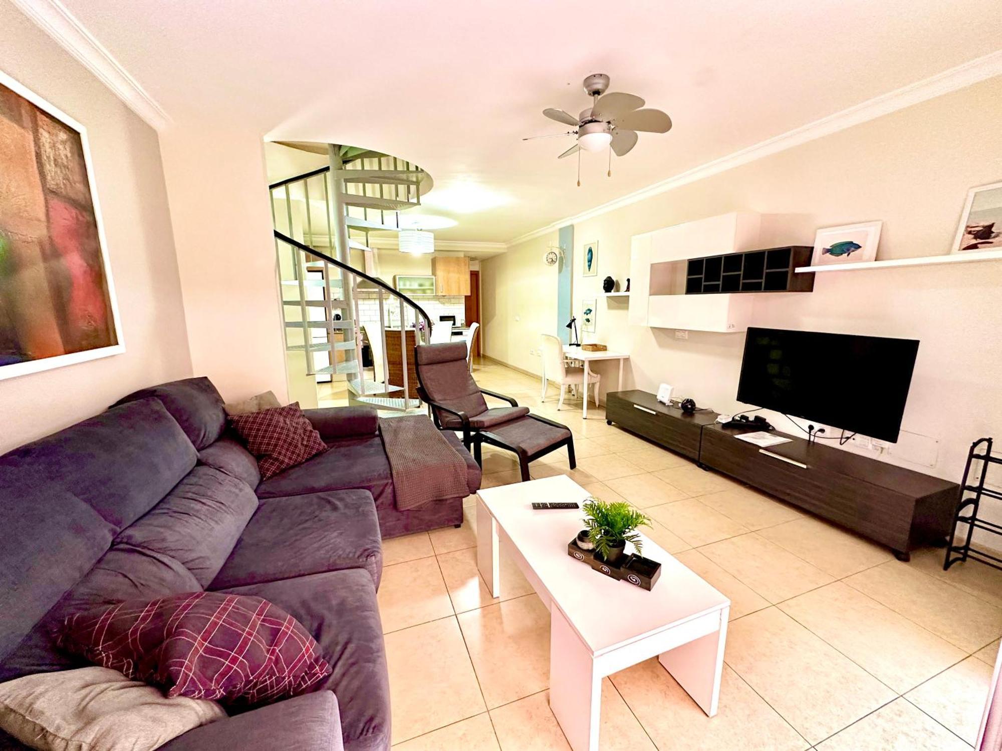 Apartment Charming 3 Bedroom *