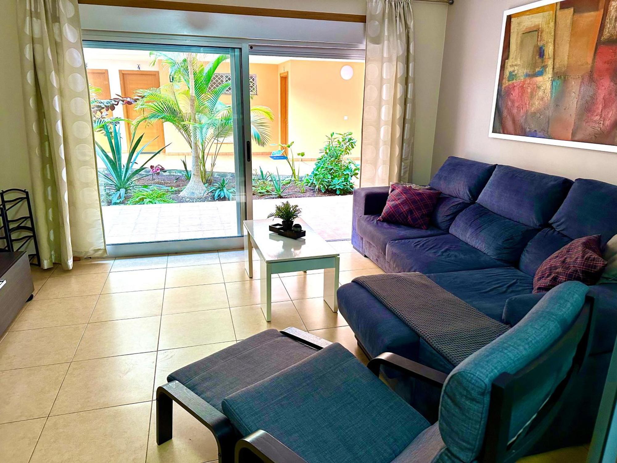 Apartment Charming 3 Bedroom *