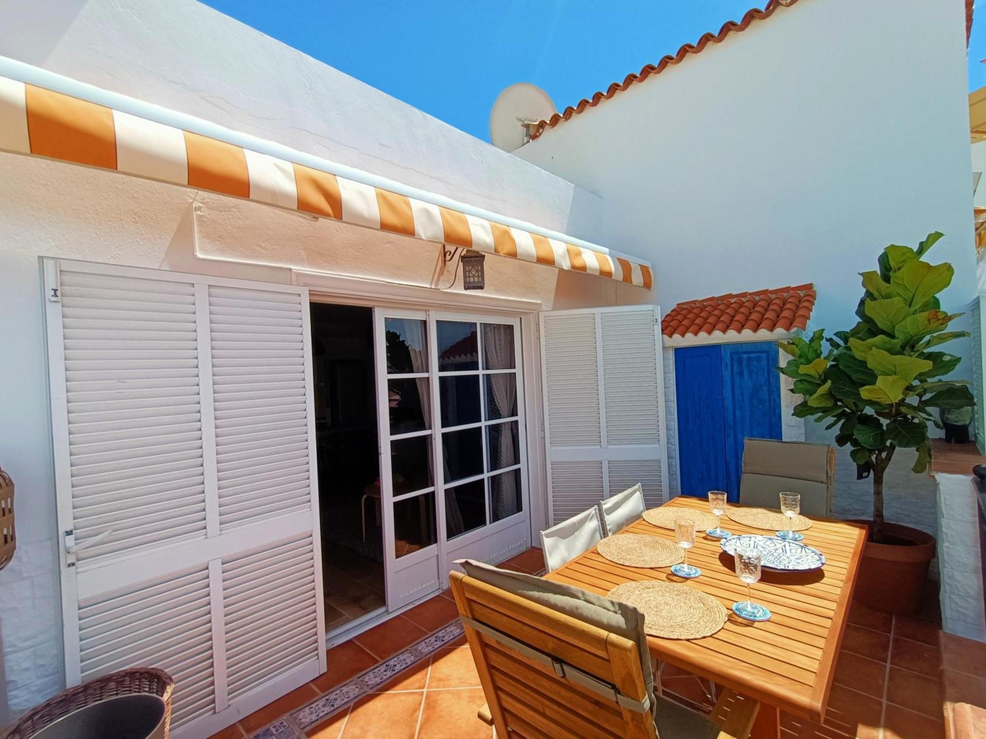 Topfloor Corner Panoramics Views & Pools