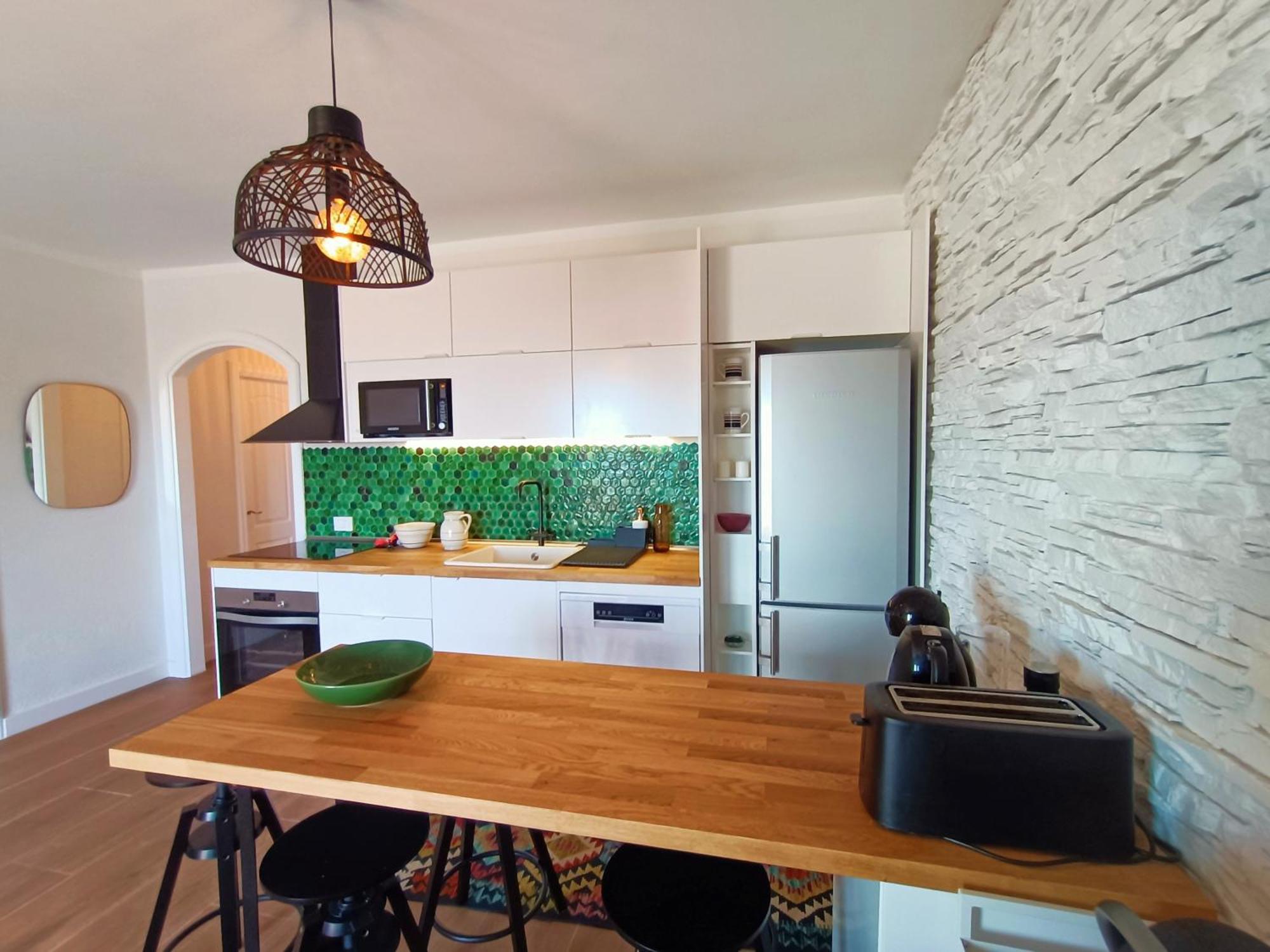 Topfloor Corner Panoramics Views & Pools Apartment