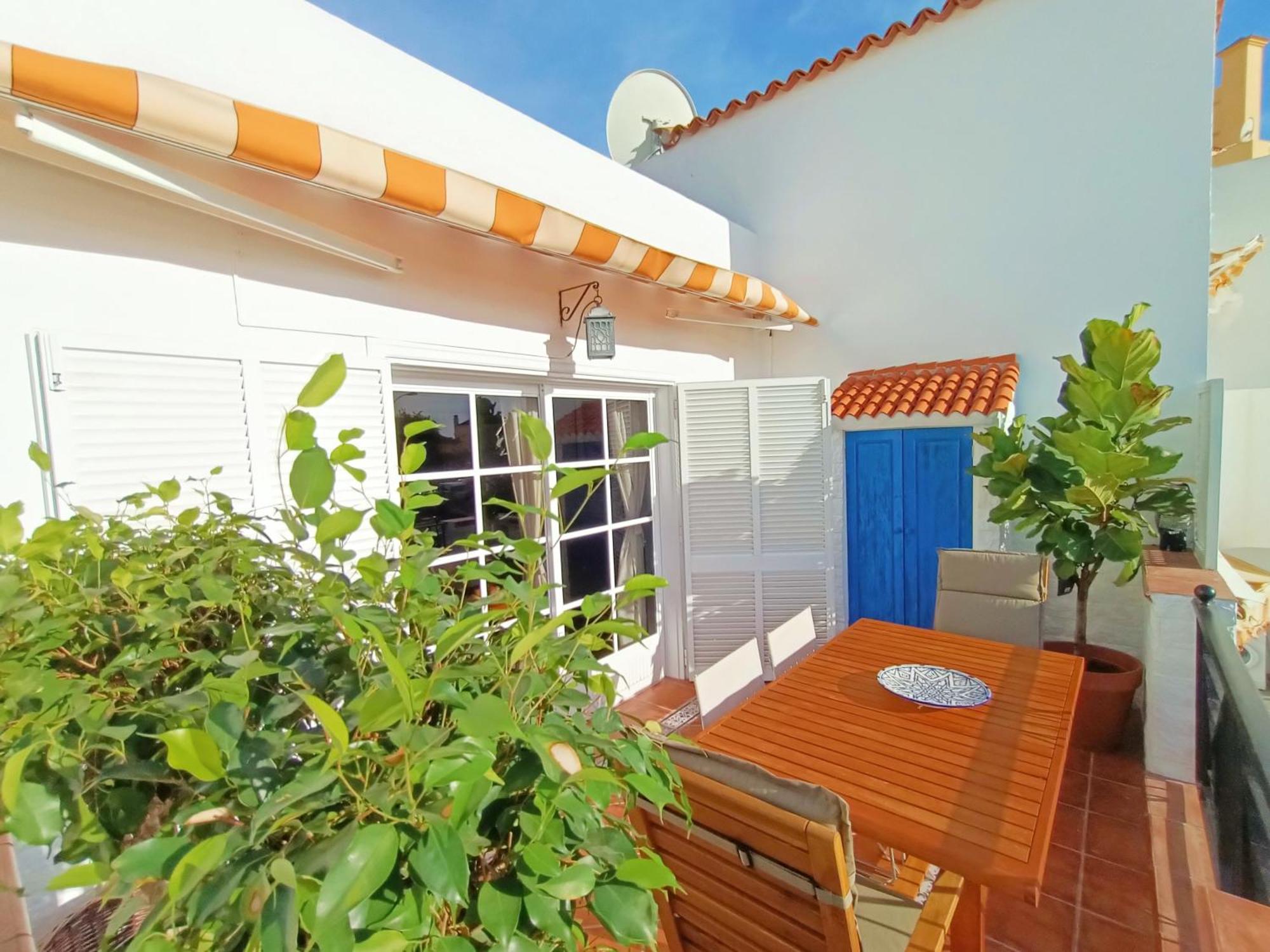 Topfloor Corner Panoramics Views & Pools *