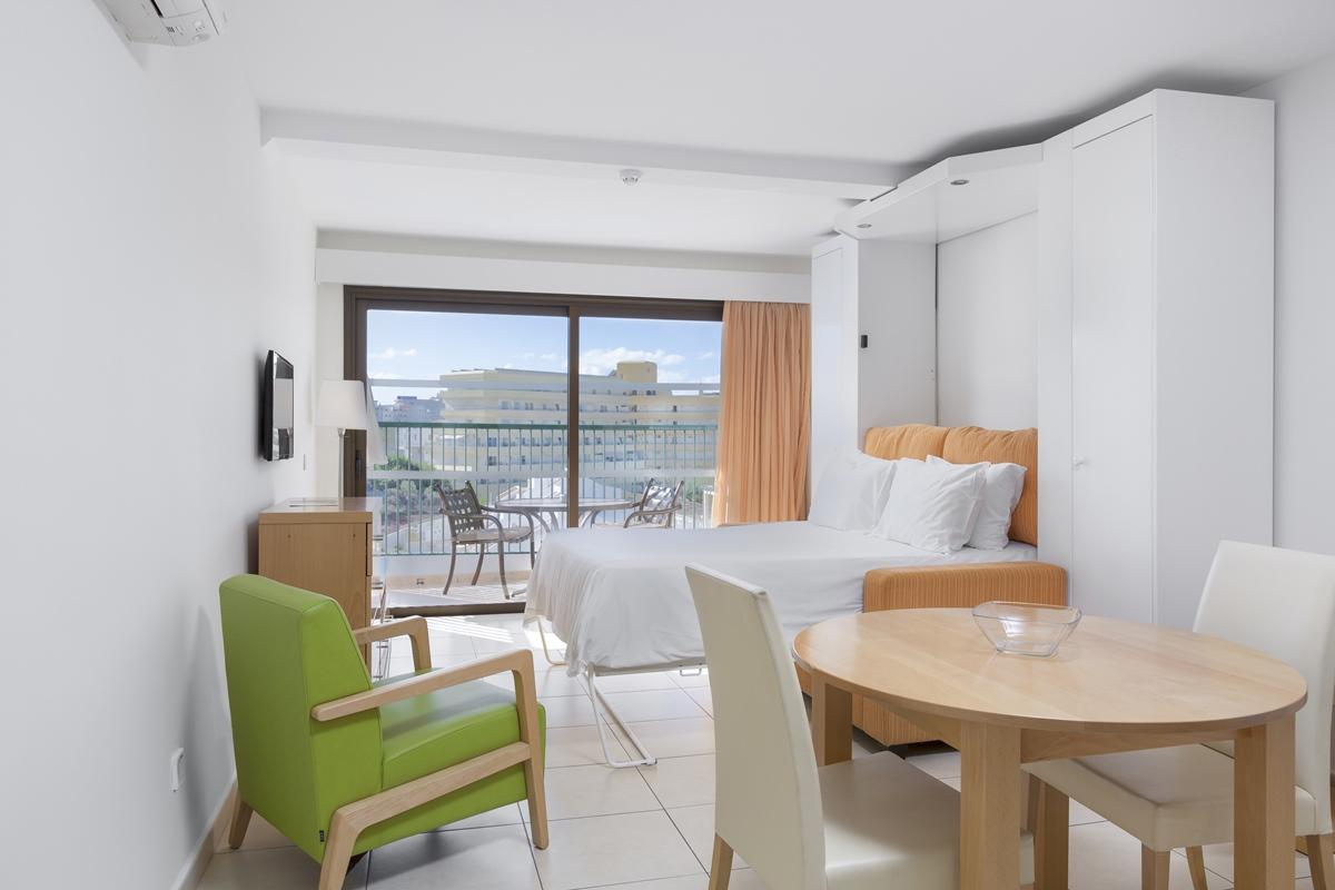 Sunset Bay Club Aparthotel