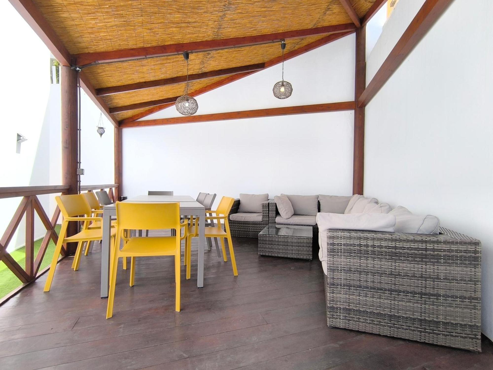 Villa Beautiful - 4 Bedrooms, Heated Pool, Fibre Net, 2 Priv Car Park Places, Tv Channels *