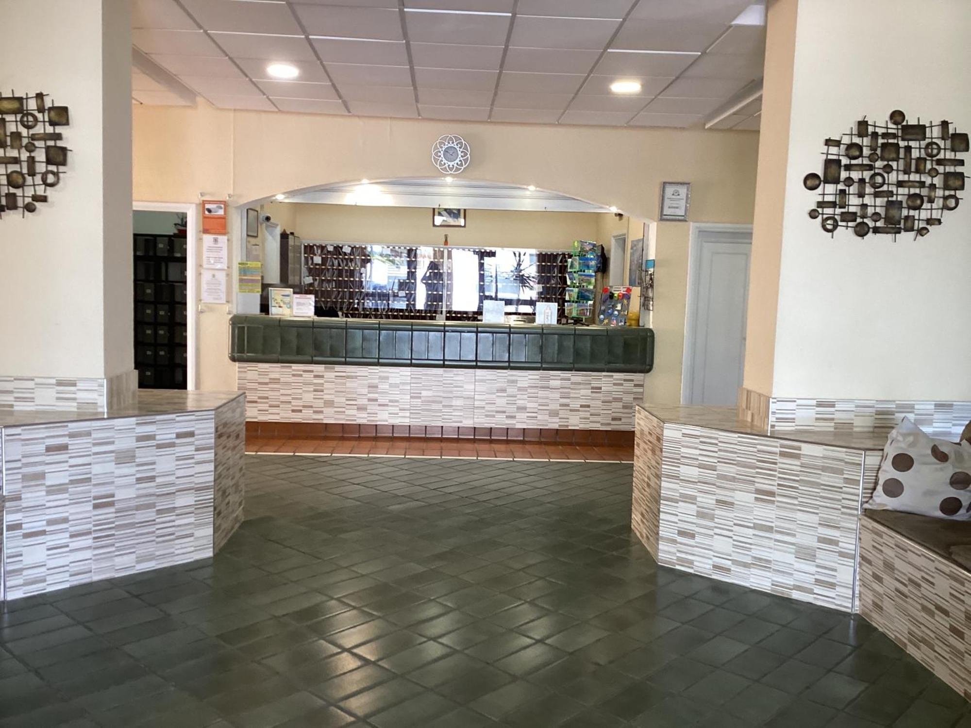 Estupendo Estudio En Castle Harbour Cristianos *