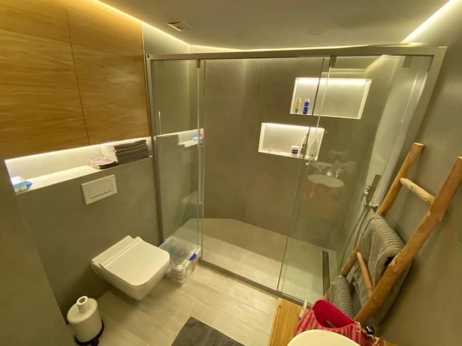 Luxury With Stunning Terrace And With Heated Pool Apartamento *