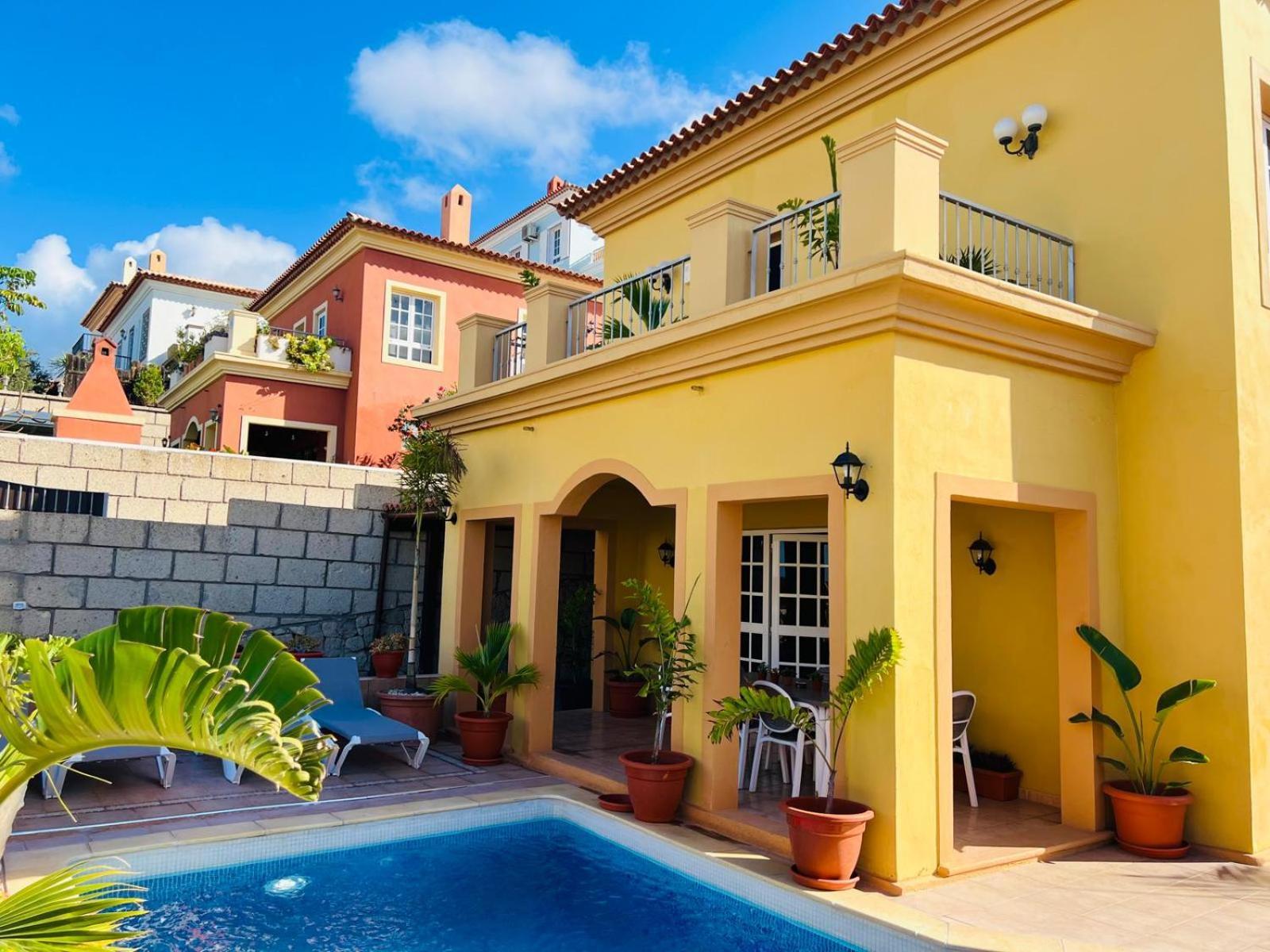 Villa Chayofa