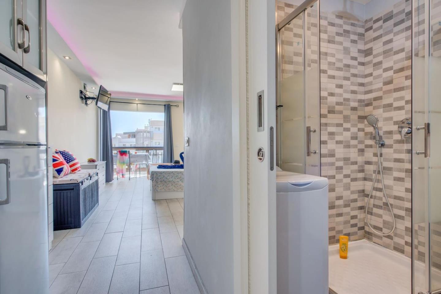 Apartment 733 Wonderful In Lasamericas! Wi-fi Free! Playa de las Americas (Tenerife)