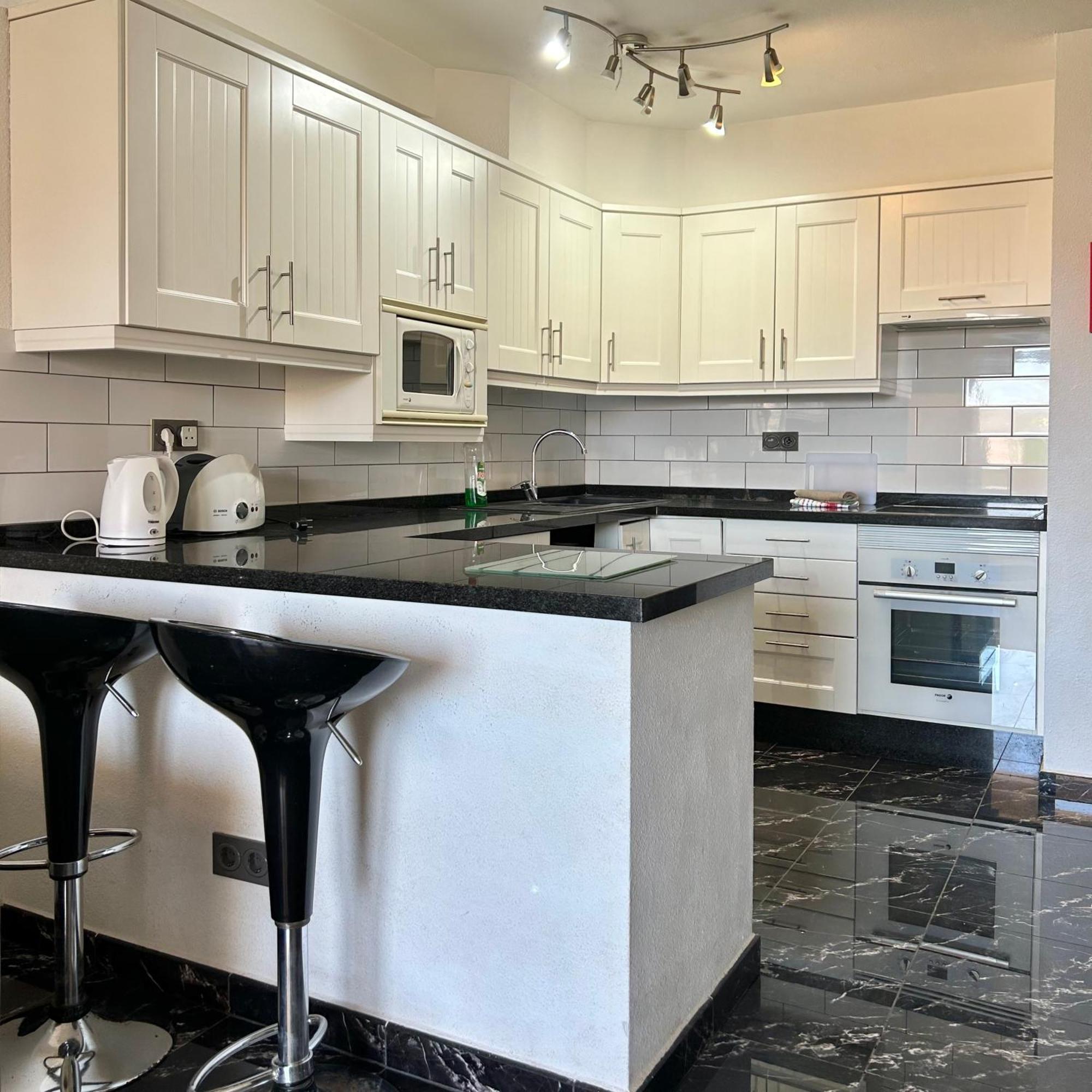 2 Bedroom In Castle Harbour C205 Los Cristianos (Tenerife)