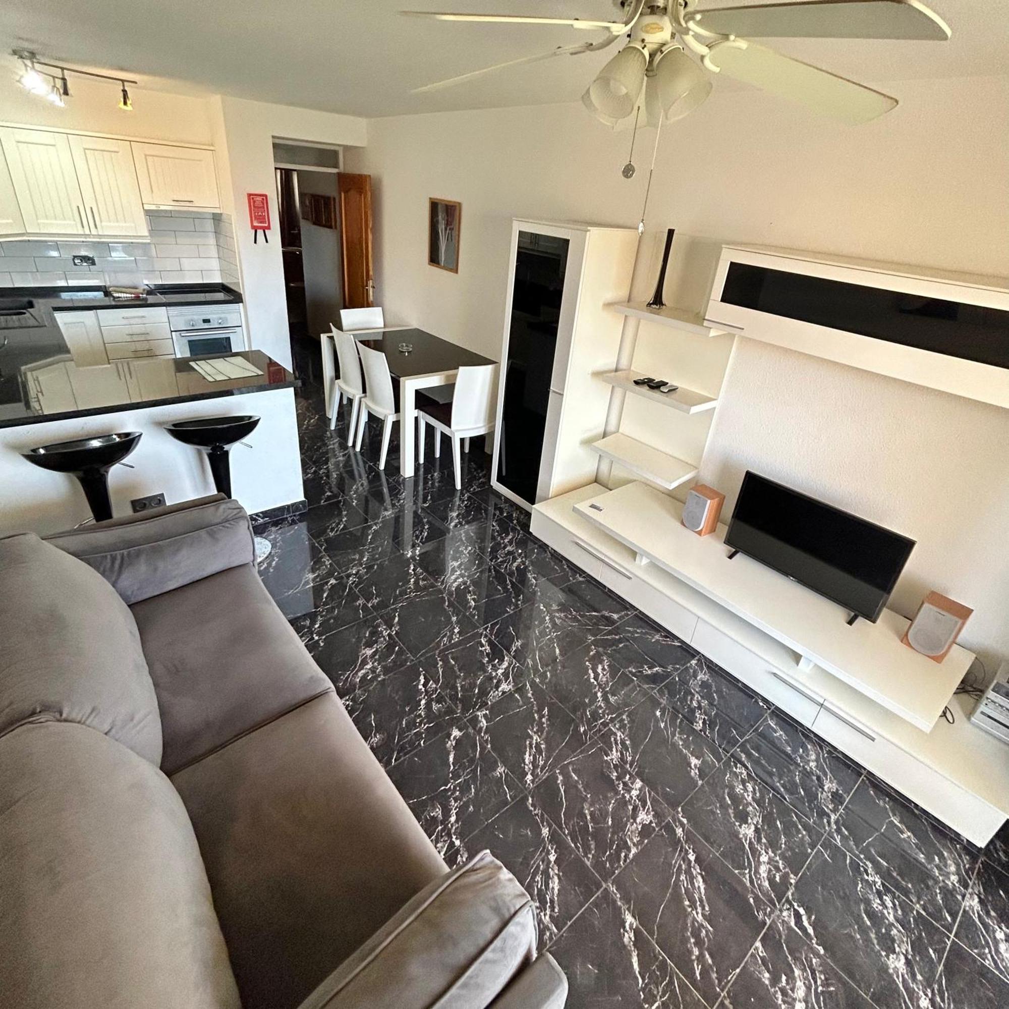 2 Bedroom In Castle Harbour C205 *
